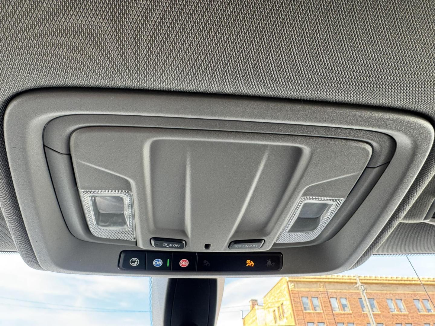 2020 WHITE /Charcoal Chevrolet Silverado 1500 LT Crew Cab Short Box 4WD (1GCUYDED1LZ) with an 5.3L V8 OHV 16V engine, 6A transmission, located at 116 5th Avenue South, Lewistown, MT, 59457, 47.063877, -109.427879 - Clean Car Fax on this 2020 Chevrolet Silverado LT! - Photo#14