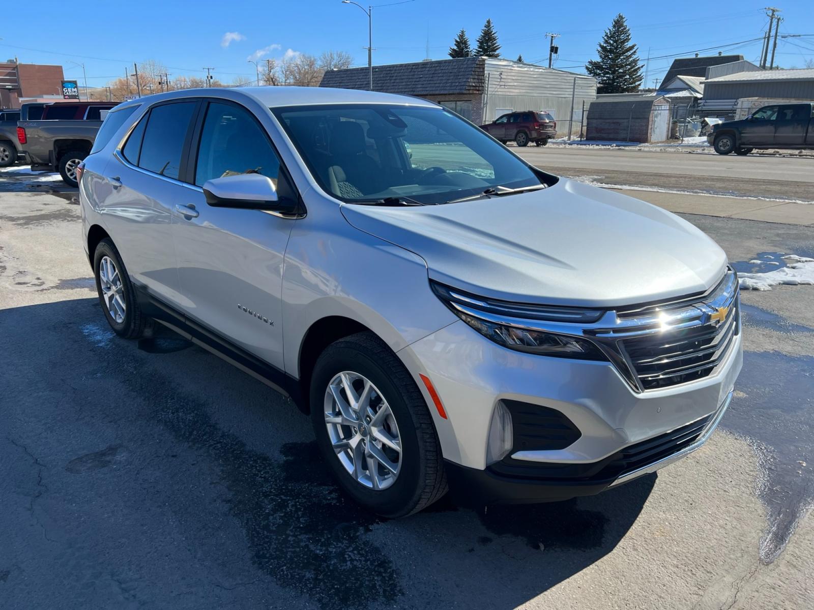 2022 silver Chevrolet Equinox LT AWD (3GNAXUEV6NL) with an 1.5L L4 DOHC 16V TURBO engine, 6A transmission, located at 116 5th Avenue South, Lewistown, MT, 59457, 47.063877, -109.427879 - Looking for a reliable and safe SUV that can take on any adventure? Look no further than the 2022 Chevy Equinox LT AWD with safety package! Equipped with all-wheel drive, this SUV can handle any weather condition, making it perfect for both urban and outdoor activities. And with the safety package, - Photo #0