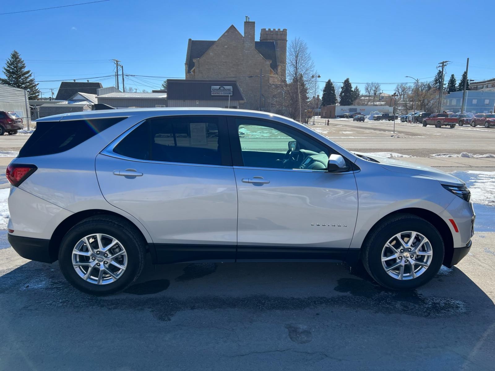 2022 silver Chevrolet Equinox LT AWD (3GNAXUEV6NL) with an 1.5L L4 DOHC 16V TURBO engine, 6A transmission, located at 116 5th Avenue South, Lewistown, MT, 59457, 47.063877, -109.427879 - Looking for a reliable and safe SUV that can take on any adventure? Look no further than the 2022 Chevy Equinox LT AWD with safety package! Equipped with all-wheel drive, this SUV can handle any weather condition, making it perfect for both urban and outdoor activities. And with the safety package, - Photo #1