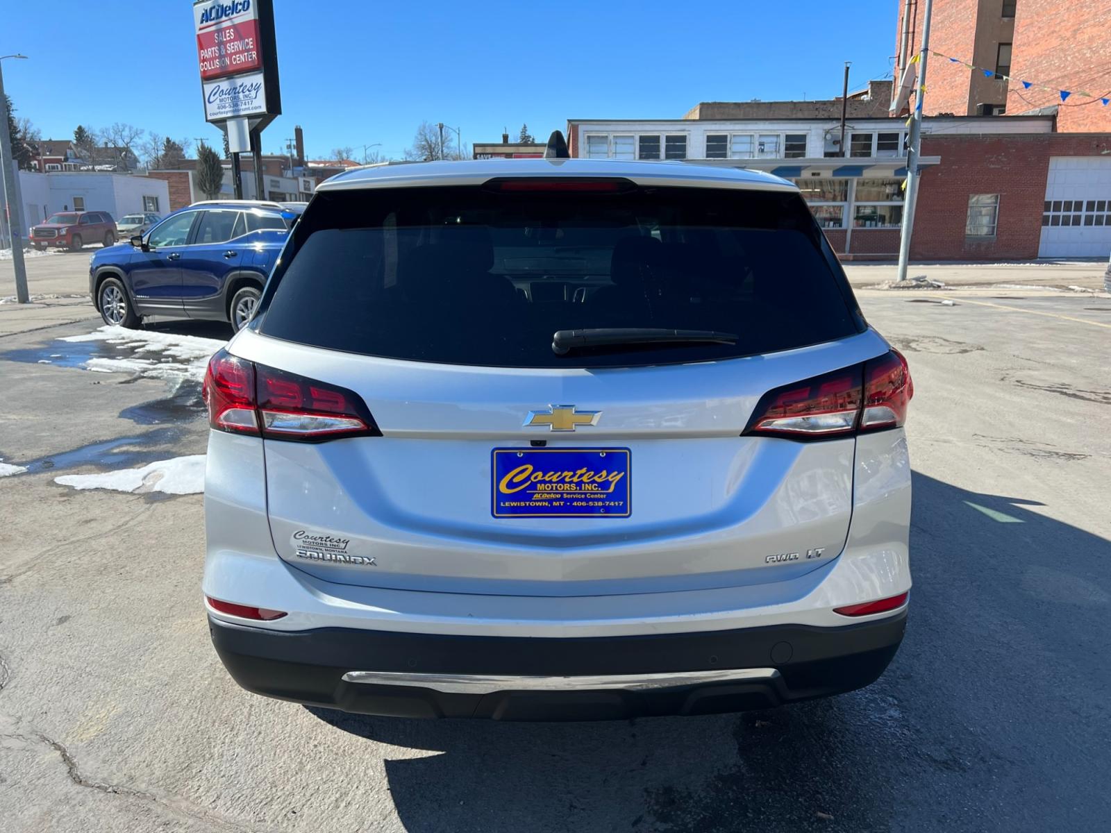 2022 silver Chevrolet Equinox LT AWD (3GNAXUEV6NL) with an 1.5L L4 DOHC 16V TURBO engine, 6A transmission, located at 116 5th Avenue South, Lewistown, MT, 59457, 47.063877, -109.427879 - Looking for a reliable and safe SUV that can take on any adventure? Look no further than the 2022 Chevy Equinox LT AWD with safety package! Equipped with all-wheel drive, this SUV can handle any weather condition, making it perfect for both urban and outdoor activities. And with the safety package, - Photo #3
