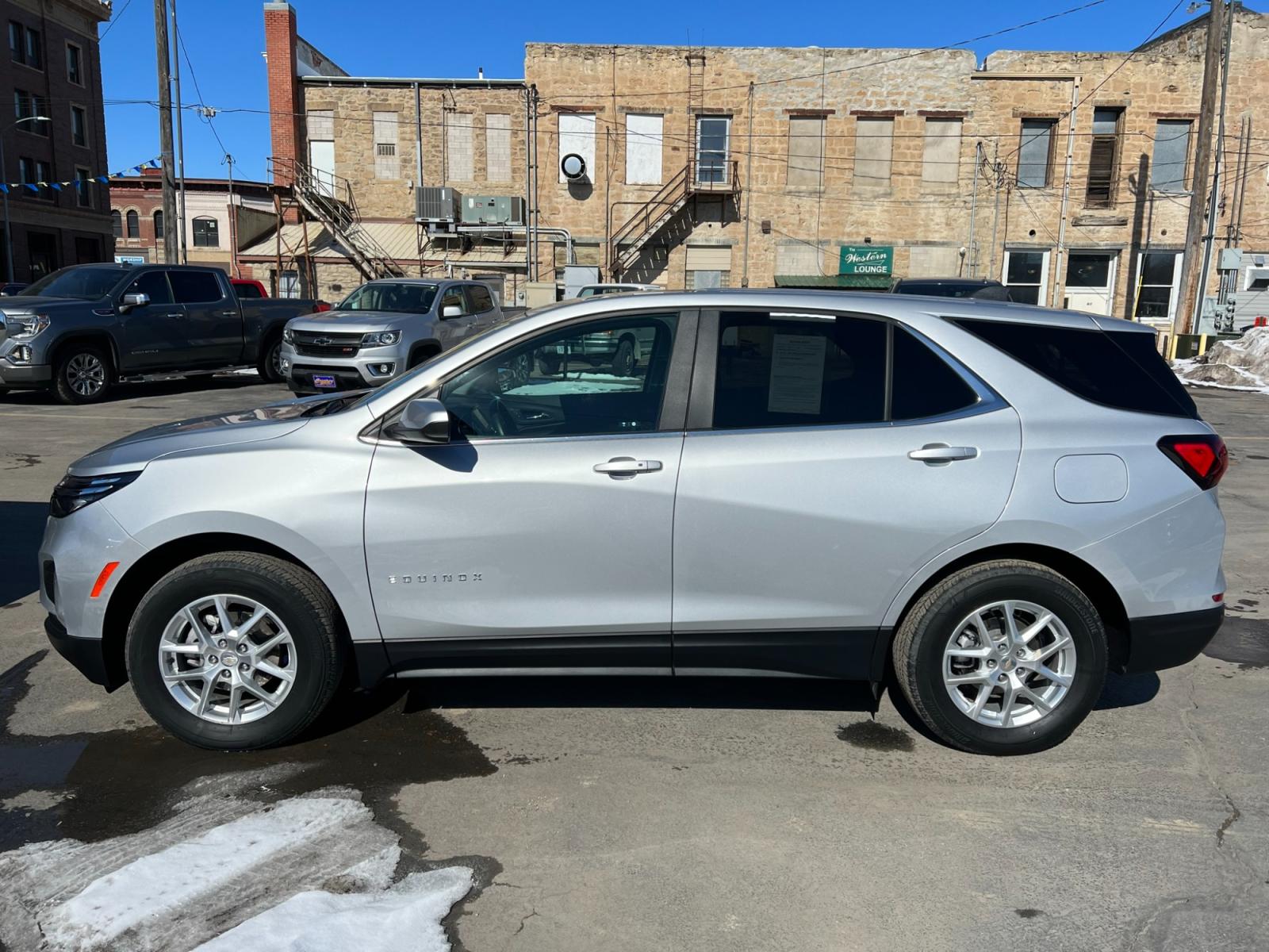 2022 silver Chevrolet Equinox LT AWD (3GNAXUEV6NL) with an 1.5L L4 DOHC 16V TURBO engine, 6A transmission, located at 116 5th Avenue South, Lewistown, MT, 59457, 47.063877, -109.427879 - Looking for a reliable and safe SUV that can take on any adventure? Look no further than the 2022 Chevy Equinox LT AWD with safety package! Equipped with all-wheel drive, this SUV can handle any weather condition, making it perfect for both urban and outdoor activities. And with the safety package, - Photo #5