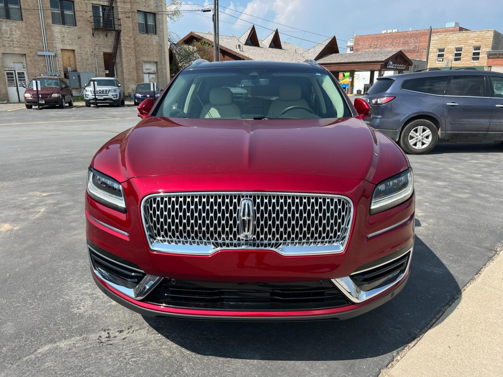 2019 Maroon /Cream Lincoln Nautilus Reserve AWD (2LMPJ8LP8KB) with an 2.7L V6 DOHC 24V engine, 6A transmission, located at 116 5th Avenue South, Lewistown, MT, 59457, 47.063877, -109.427879 - Looking for a luxurious and reliable SUV? Look no further! We present to you a stunning 2019 Lincoln Nautilus Reserve with incredibly low miles. This exceptional vehicle is a testament to Lincoln's commitment to craftsmanship and style. Don't miss out on this incredible opportunity to own a premium - Photo #2