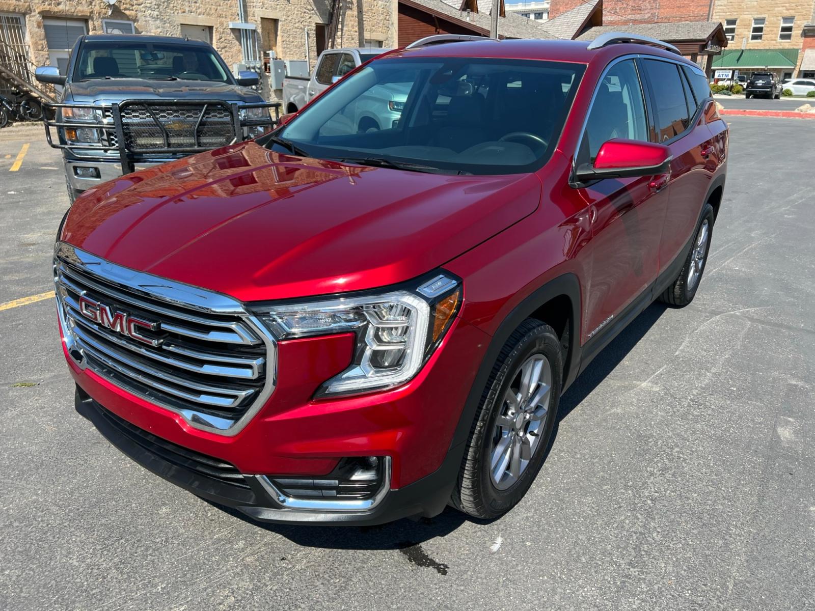 2022 Maroon /Black GMC Terrain SLT AWD (3GKALVEV8NL) with an 1.5L L4 DOHC TURBO engine, 6A transmission, located at 116 5th Avenue South, Lewistown, MT, 59457, 47.063877, -109.427879 - Discover the 2022 GMC Terrain SLT AWD - Where Elegance Meets Performance! Elevate your driving experience with the 2022 GMC Terrain SLT AWD. Designed to command attention and deliver top-tier performance, this SUV seamlessly merges style with capability. Luxurious Craftsmanship: Step inside t - Photo #6