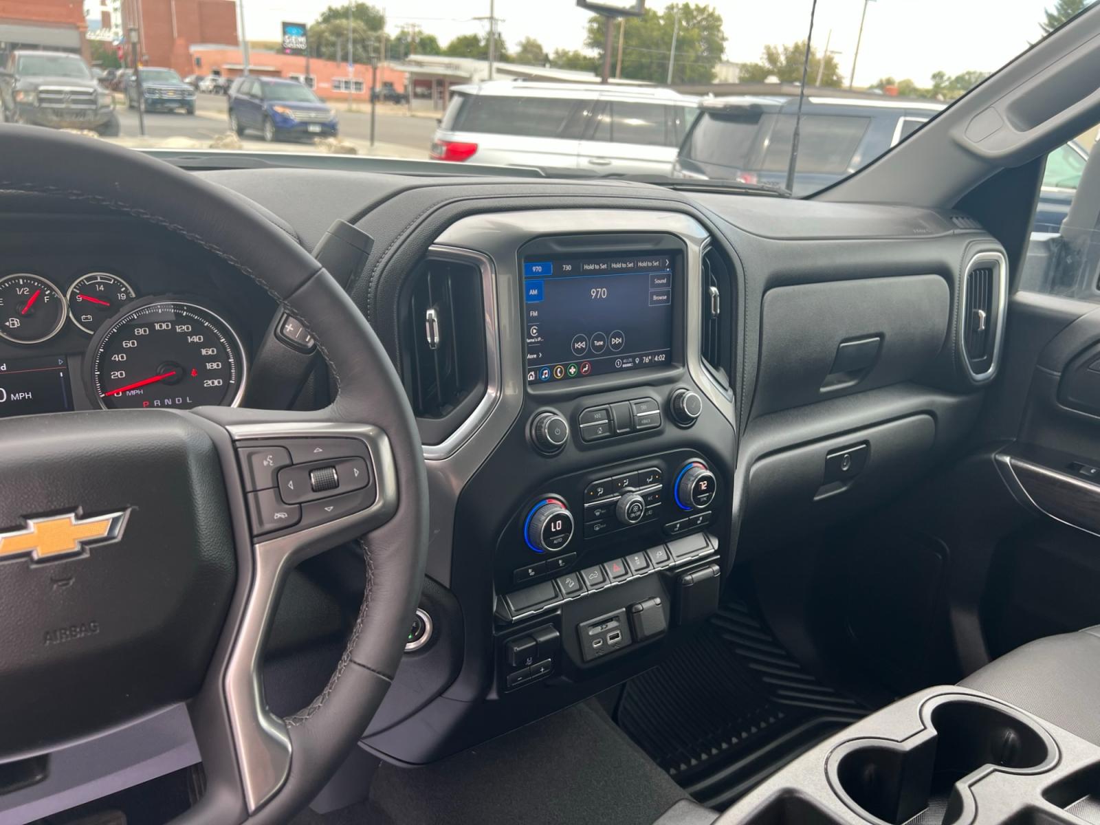 2022 WHITE /Black Chevrolet Silverado 2500HD LTZ Crew Cab Short Box 4WD (2GC4YPE72N1) with an 6.6L V8 OHV 16V engine, 6A transmission, located at 116 5th Avenue South, Lewistown, MT, 59457, 47.063877, -109.427879 - Photo #15