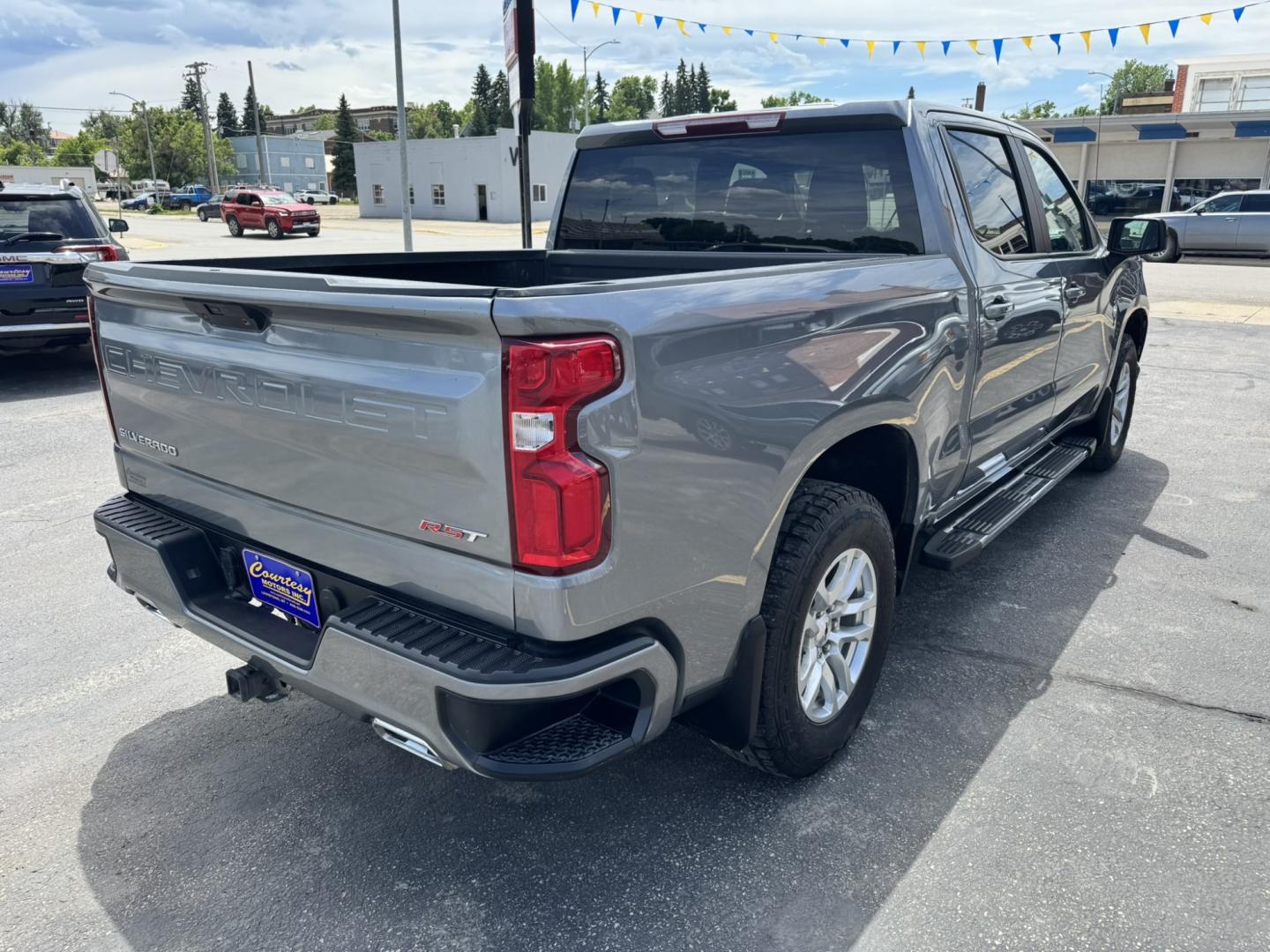 2021 Blue /Charcoal Chevrolet Silverado 1500 RST Crew Cab 4WD (1GCUYEED4MZ) with an 5.3L V8 OHV 16V engine, 6A transmission, located at 116 5th Avenue South, Lewistown, MT, 59457, 47.063877, -109.427879 - Take on any road with confidence in this 2021 Chevrolet Silverado 1500 RST 4WD, a perfect combination of power, style, and capability. Equipped with a 5.3L V8 engine, this truck delivers impressive performance and towing capacity, making it ideal for work or weekend adventures. The RST trim adds a b- Photo#2
