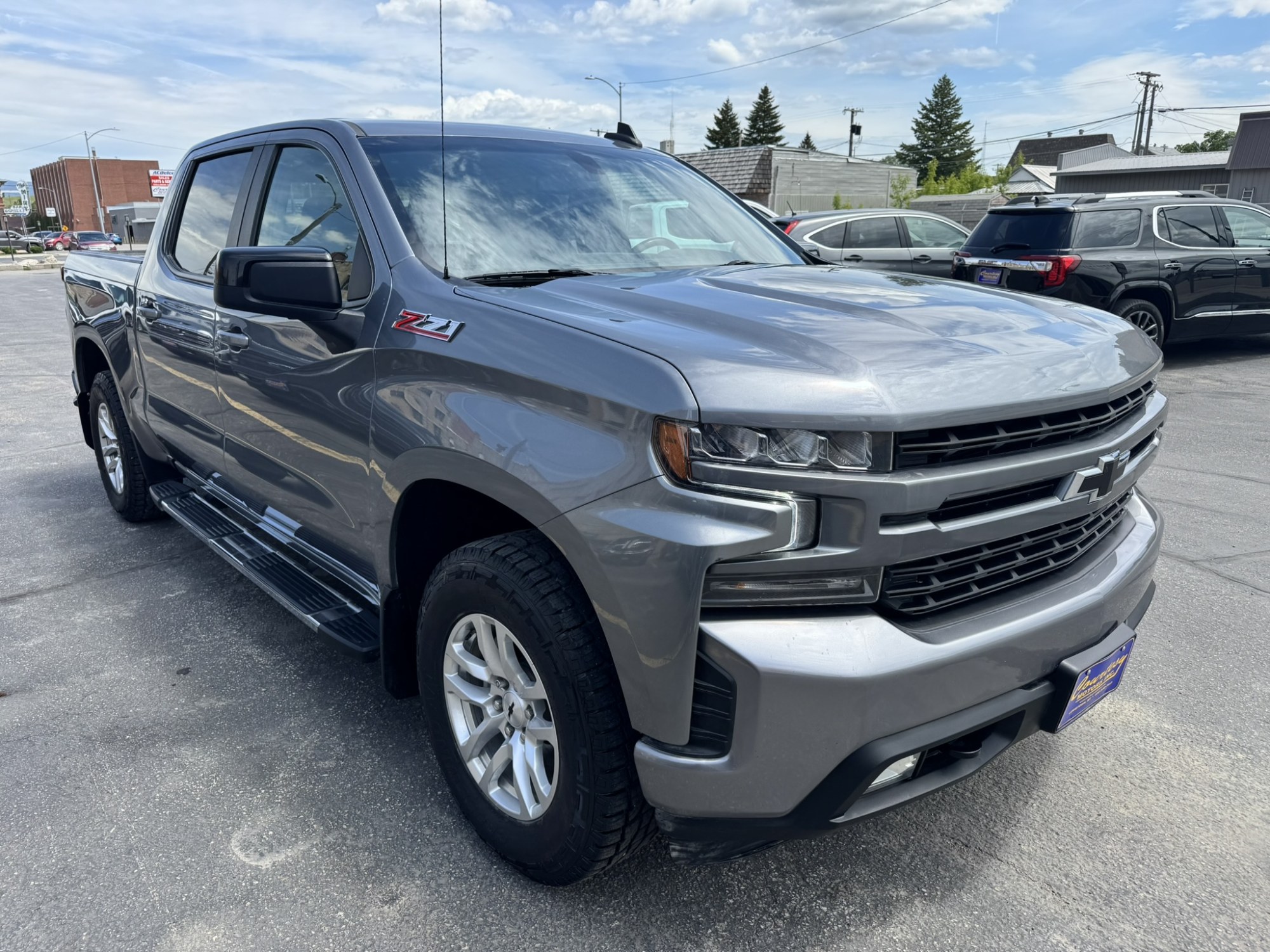 photo of 2021 Chevrolet Silverado 1500 RST Crew Cab 4WD