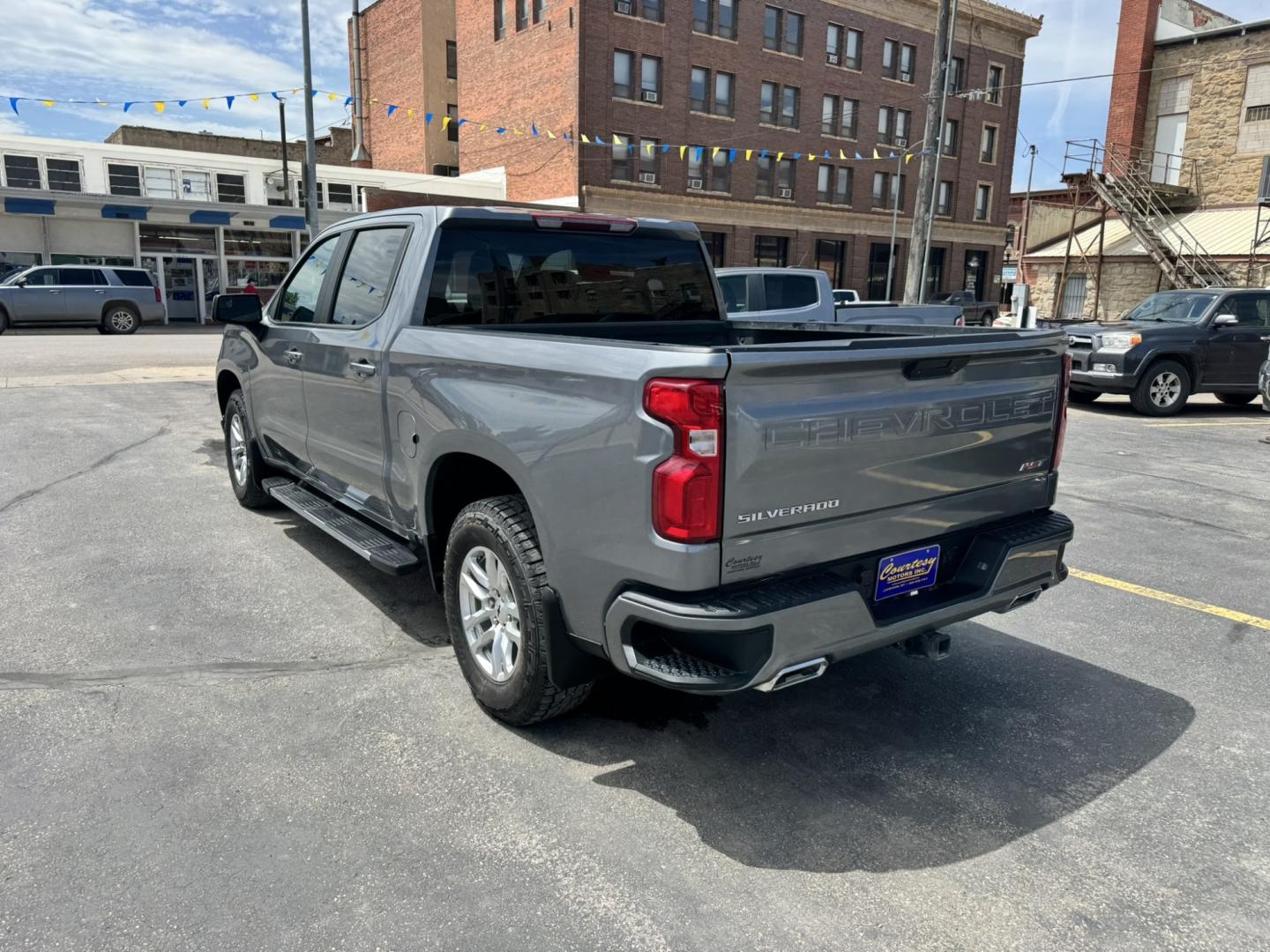 2021 Blue /Charcoal Chevrolet Silverado 1500 RST Crew Cab 4WD (1GCUYEED4MZ) with an 5.3L V8 OHV 16V engine, 6A transmission, located at 116 5th Avenue South, Lewistown, MT, 59457, 47.063877, -109.427879 - Take on any road with confidence in this 2021 Chevrolet Silverado 1500 RST 4WD, a perfect combination of power, style, and capability. Equipped with a 5.3L V8 engine, this truck delivers impressive performance and towing capacity, making it ideal for work or weekend adventures. The RST trim adds a b- Photo#4
