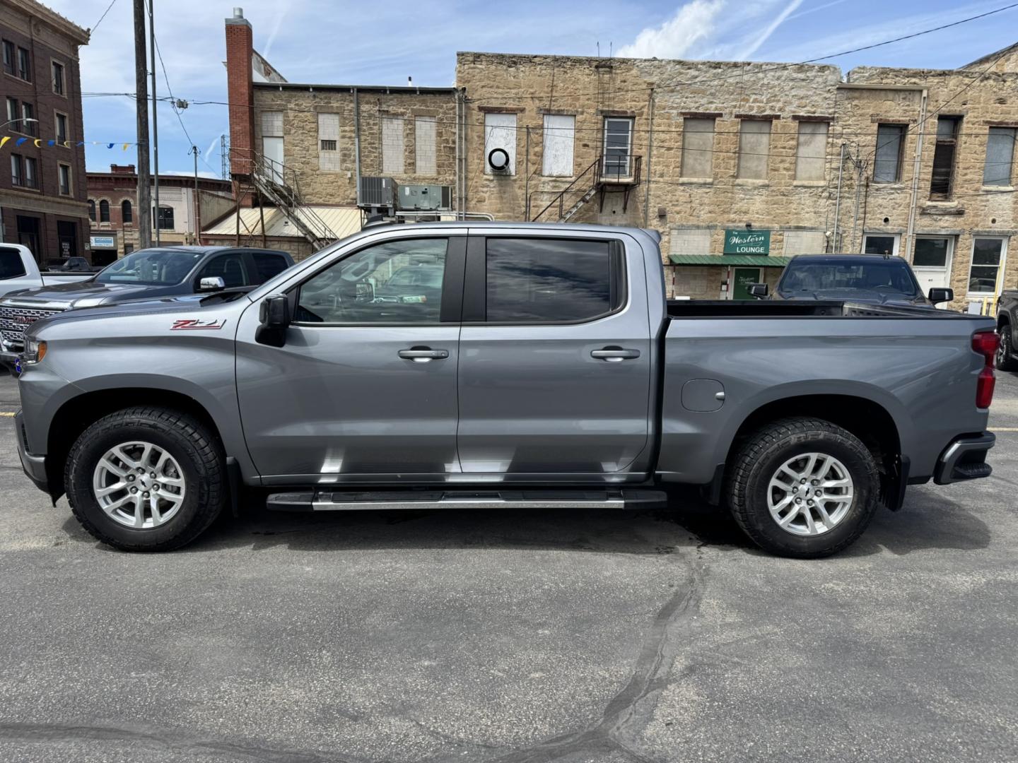 2021 Blue /Charcoal Chevrolet Silverado 1500 RST Crew Cab 4WD (1GCUYEED4MZ) with an 5.3L V8 OHV 16V engine, 6A transmission, located at 116 5th Avenue South, Lewistown, MT, 59457, 47.063877, -109.427879 - Take on any road with confidence in this 2021 Chevrolet Silverado 1500 RST 4WD, a perfect combination of power, style, and capability. Equipped with a 5.3L V8 engine, this truck delivers impressive performance and towing capacity, making it ideal for work or weekend adventures. The RST trim adds a b- Photo#6