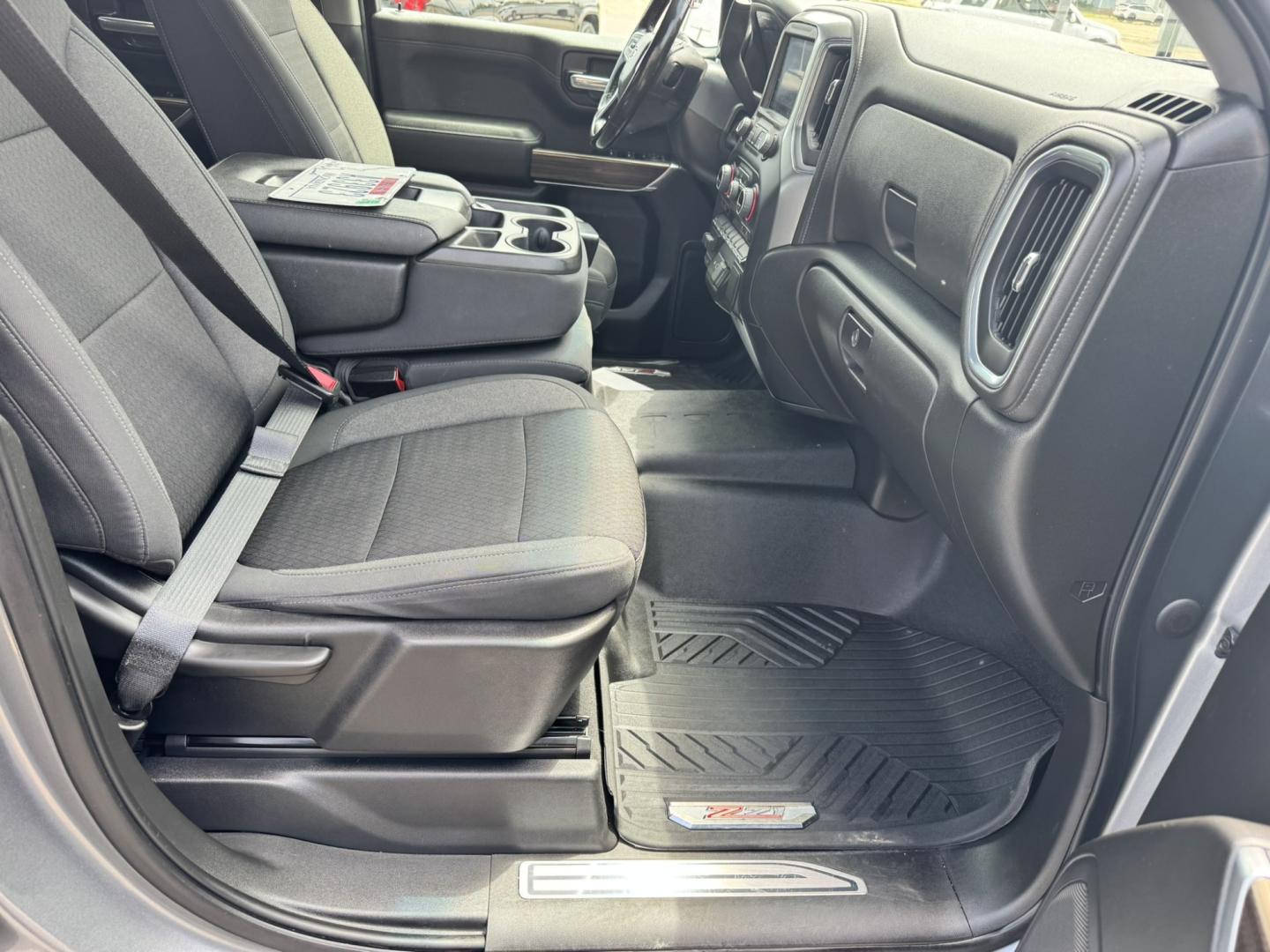 2021 Blue /Charcoal Chevrolet Silverado 1500 RST Crew Cab 4WD (1GCUYEED4MZ) with an 5.3L V8 OHV 16V engine, 6A transmission, located at 116 5th Avenue South, Lewistown, MT, 59457, 47.063877, -109.427879 - Take on any road with confidence in this 2021 Chevrolet Silverado 1500 RST 4WD, a perfect combination of power, style, and capability. Equipped with a 5.3L V8 engine, this truck delivers impressive performance and towing capacity, making it ideal for work or weekend adventures. The RST trim adds a b- Photo#8