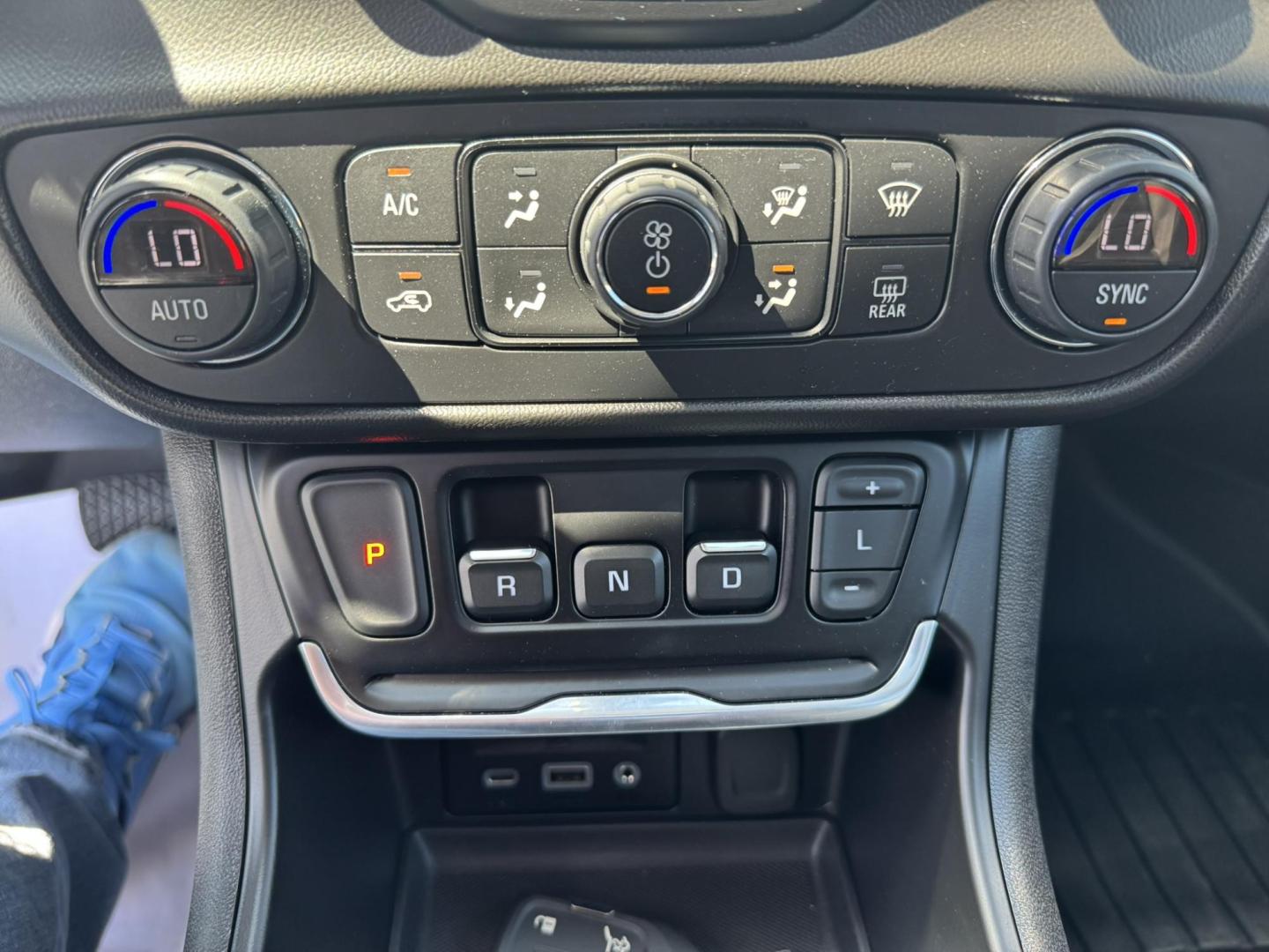 2020 Grey /Black GMC Terrain Denali AWD (3GKALXEX2LL) with an 2.0L L4 DOHC 16V TURBO engine, 6A transmission, located at 116 5th Avenue South, Lewistown, MT, 59457, 47.063877, -109.427879 - Experience the perfect blend of sophistication and capability with the 2020 GMC Terrain Denali AWD. This top-tier compact SUV offers a refined driving experience, advanced technology, and premium comfort features that cater to both daily commutes and weekend adventures. Under the hood, the Terrain - Photo#17