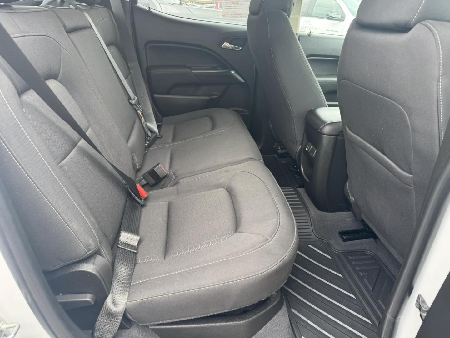 2021 WHITE /Black GMC Canyon Elevation Crew Cab 4WD (1GTG6CEN1M1) with an 3.6L V6 DOHC 24V engine, 6A transmission, located at 116 5th Avenue South, Lewistown, MT, 59457, 47.063877, -109.427879 - Stand out on the road and off it with this sharp 2021 GMC Canyon Elevation. This midsize truck brings rugged capability, modern tech, and head-turning style in a versatile package perfect for work or play. Powered by a responsive engine and equipped with 4WD, it’s ready for all-season traction and - Photo#8