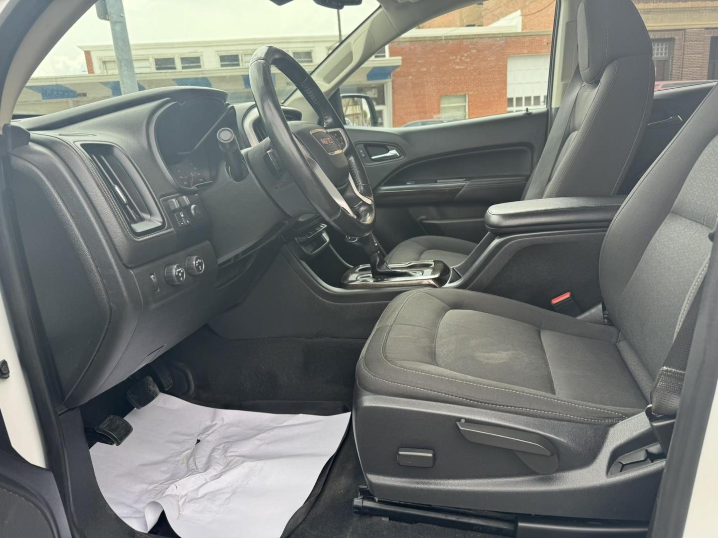 2021 WHITE /Black GMC Canyon Elevation Crew Cab 4WD (1GTG6CEN1M1) with an 3.6L V6 DOHC 24V engine, 6A transmission, located at 116 5th Avenue South, Lewistown, MT, 59457, 47.063877, -109.427879 - Stand out on the road and off it with this sharp 2021 GMC Canyon Elevation. This midsize truck brings rugged capability, modern tech, and head-turning style in a versatile package perfect for work or play. Powered by a responsive engine and equipped with 4WD, it’s ready for all-season traction and - Photo#10