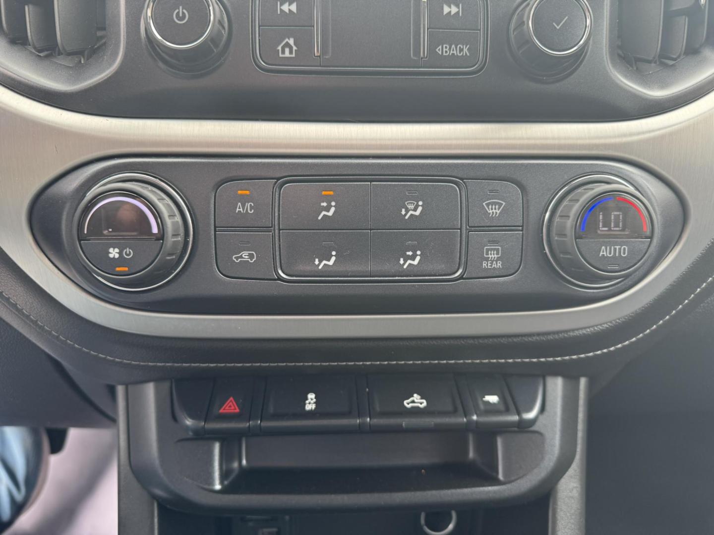 2021 WHITE /Black GMC Canyon Elevation Crew Cab 4WD (1GTG6CEN1M1) with an 3.6L V6 DOHC 24V engine, 6A transmission, located at 116 5th Avenue South, Lewistown, MT, 59457, 47.063877, -109.427879 - Stand out on the road and off it with this sharp 2021 GMC Canyon Elevation. This midsize truck brings rugged capability, modern tech, and head-turning style in a versatile package perfect for work or play. Powered by a responsive engine and equipped with 4WD, it’s ready for all-season traction and - Photo#15