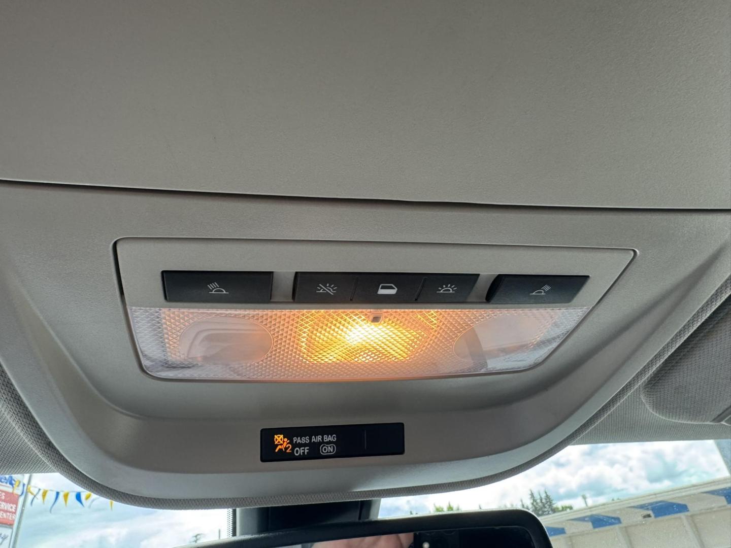 2021 WHITE /Black GMC Canyon Elevation Crew Cab 4WD (1GTG6CEN1M1) with an 3.6L V6 DOHC 24V engine, 6A transmission, located at 116 5th Avenue South, Lewistown, MT, 59457, 47.063877, -109.427879 - Stand out on the road and off it with this sharp 2021 GMC Canyon Elevation. This midsize truck brings rugged capability, modern tech, and head-turning style in a versatile package perfect for work or play. Powered by a responsive engine and equipped with 4WD, it’s ready for all-season traction and - Photo#17