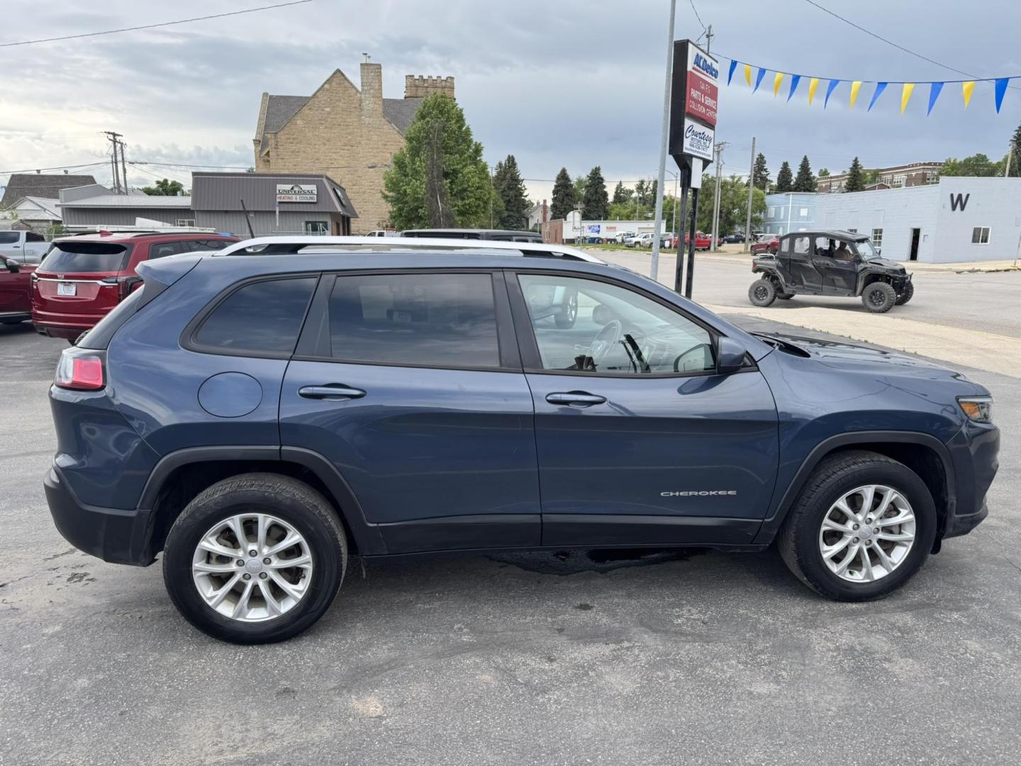 2020 BLUE /Grey Jeep Cherokee Latitude 4WD (1C4PJMCB4LD) with an 2.4L L4 DOHC 16V engine, 9A transmission, located at 116 5th Avenue South, Lewistown, MT, 59457, 47.063877, -109.427879 - Photo#1