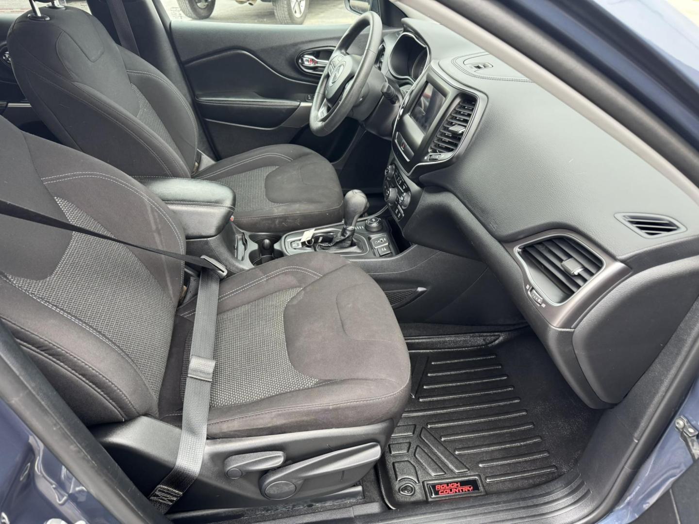 2020 BLUE /Grey Jeep Cherokee Latitude 4WD (1C4PJMCB4LD) with an 2.4L L4 DOHC 16V engine, 9A transmission, located at 116 5th Avenue South, Lewistown, MT, 59457, 47.063877, -109.427879 - Photo#6