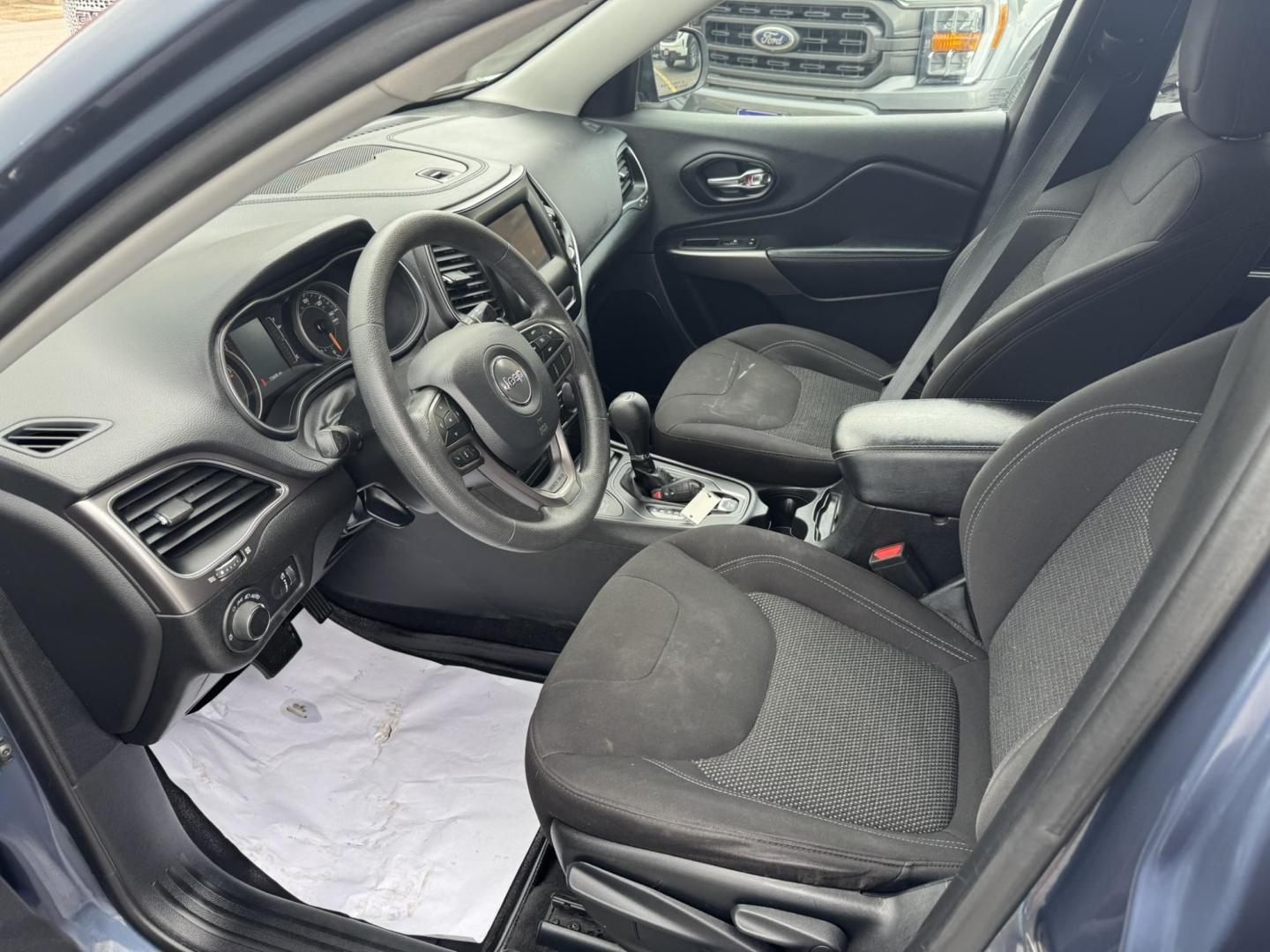 2020 BLUE /Grey Jeep Cherokee Latitude 4WD (1C4PJMCB4LD) with an 2.4L L4 DOHC 16V engine, 9A transmission, located at 116 5th Avenue South, Lewistown, MT, 59457, 47.063877, -109.427879 - Photo#10