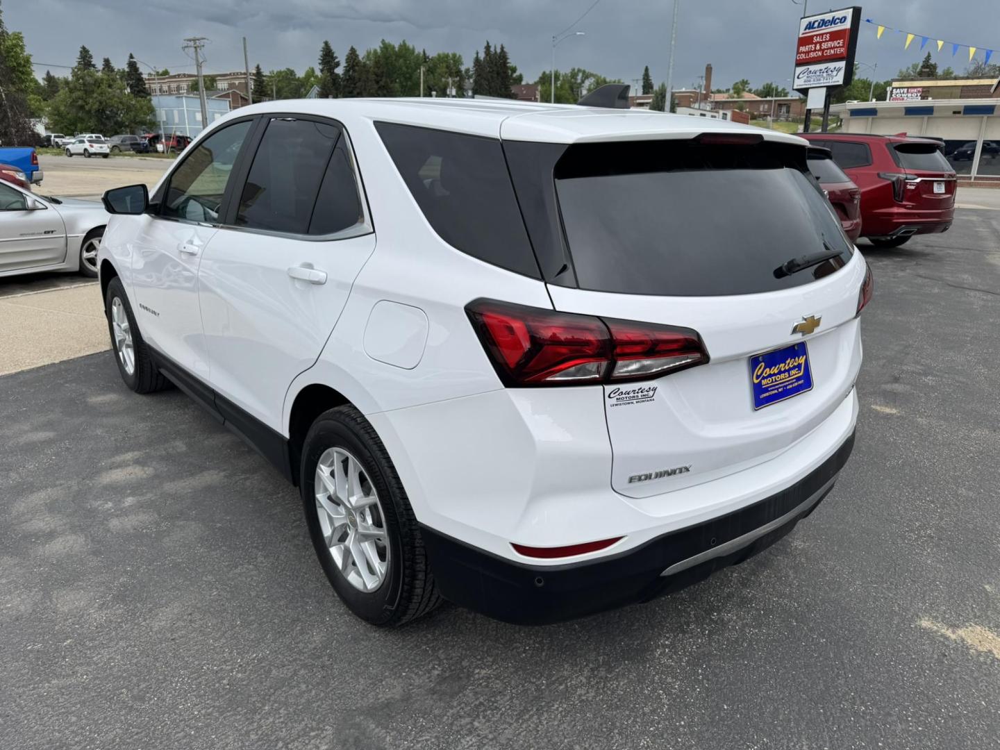 2022 Black /Charcoal Chevrolet Equinox LT AWD (3GNAXUEV9NL) with an 1.5L L4 DOHC 16V TURBO engine, 6A transmission, located at 116 5th Avenue South, Lewistown, MT, 59457, 47.063877, -109.427879 - Photo#3