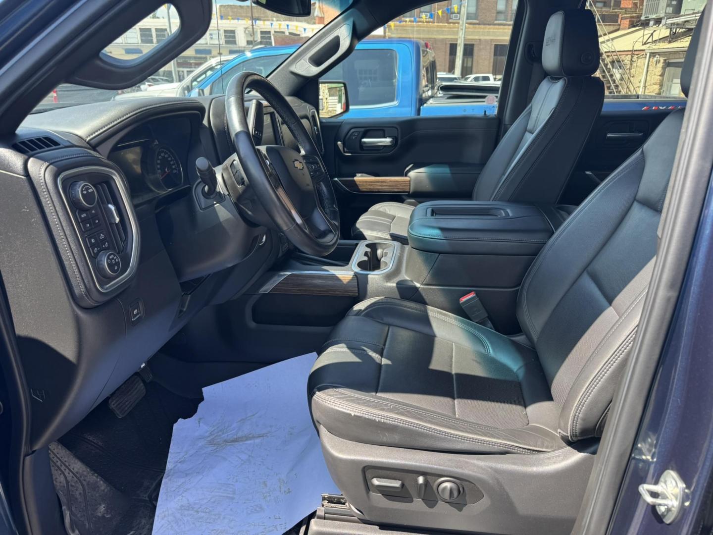 2020 Blue /Black Chevrolet Silverado 1500 High Country Crew Cab Long Box 4WD (1GCUYHELXLZ) with an 6.2L V8 OHV 16V engine, 6A transmission, located at 116 5th Avenue South, Lewistown, MT, 59457, 47.063877, -109.427879 - 2020 Chevrolet Silverado 1500 Crew Cab High Country, the perfect blend of premium comfort and powerful performance. Equipped with a strong V8 engine and smooth-shifting transmission, this truck delivers plenty of muscle for towing, hauling, or everyday driving. The High Country trim surrounds you - Photo#11