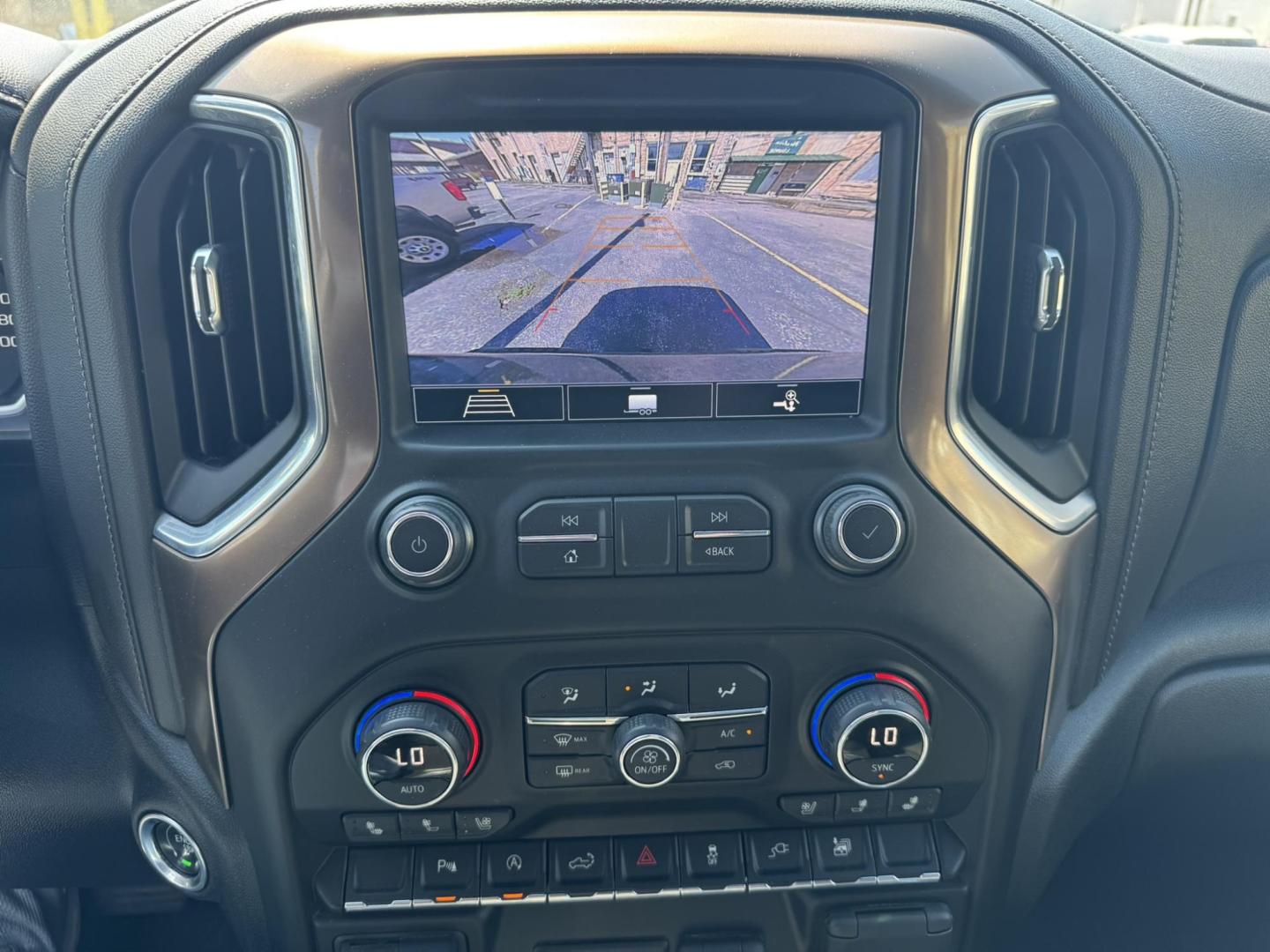 2020 Blue /Black Chevrolet Silverado 1500 High Country Crew Cab Long Box 4WD (1GCUYHELXLZ) with an 6.2L V8 OHV 16V engine, 6A transmission, located at 116 5th Avenue South, Lewistown, MT, 59457, 47.063877, -109.427879 - 2020 Chevrolet Silverado 1500 Crew Cab High Country, the perfect blend of premium comfort and powerful performance. Equipped with a strong V8 engine and smooth-shifting transmission, this truck delivers plenty of muscle for towing, hauling, or everyday driving. The High Country trim surrounds you - Photo#24