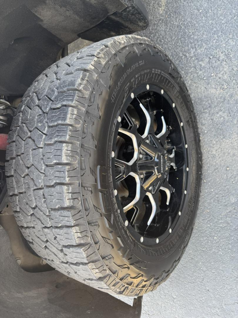 2024 WHITE /Black/Brown Chevrolet Silverado 2500HD High Country Crew Cab Short Box 4WD (1GC4YRE75RF) with an 6.6L V8 OHV 16V engine, 6A transmission, located at 116 5th Avenue South, Lewistown, MT, 59457, 47.063877, -109.427879 - Here’s the heavy-duty truck that checks every box. This 2024 Silverado 2500HD High Country gives you premium comfort and style with the capability you expect from a Chevy HD. Under the hood is the reliable 6.6L V8 gas engine paired with 4-wheel drive, built to tow, haul, and handle tough jobs with - Photo#22