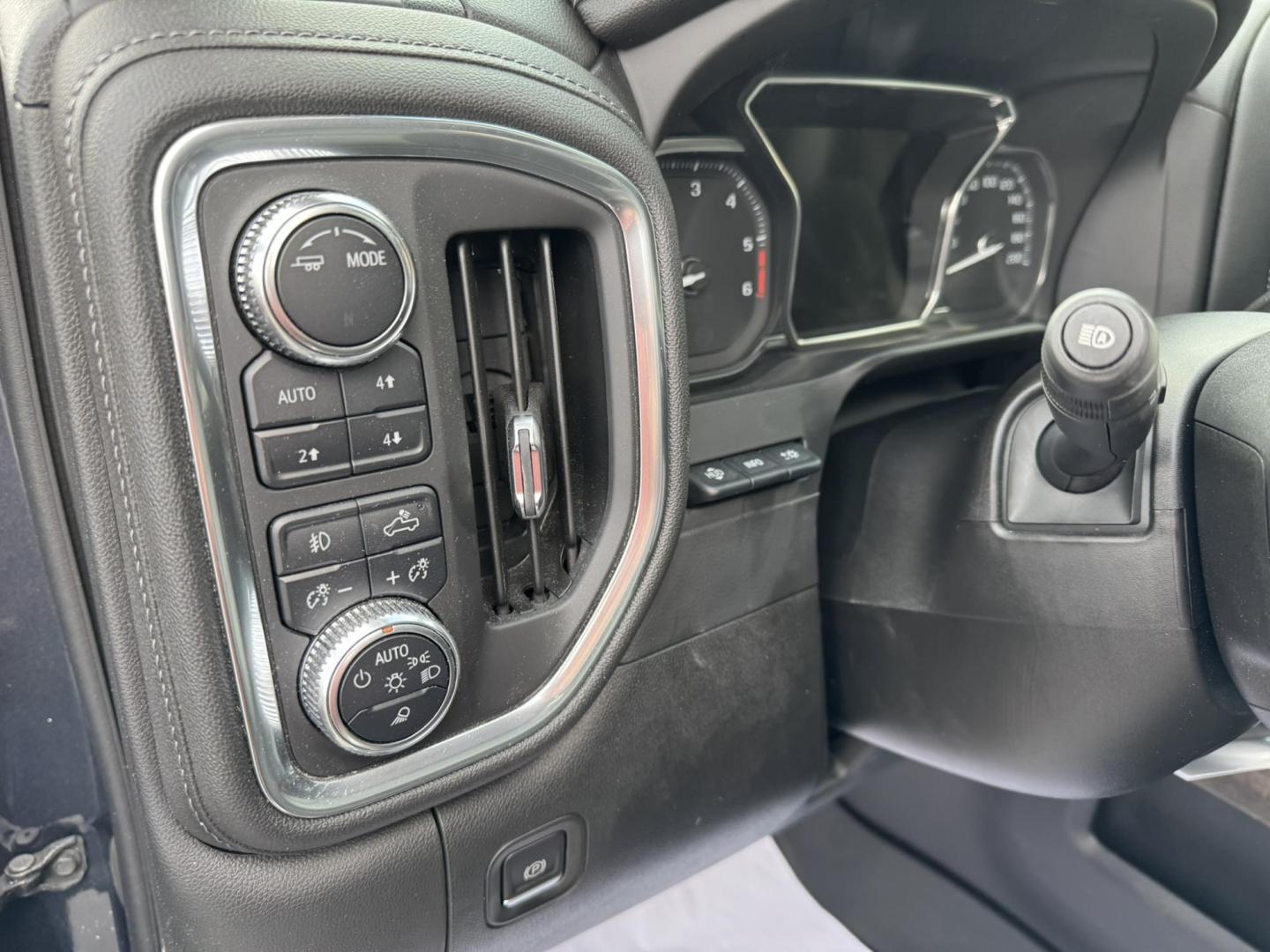 2021 Grey /Black GMC Sierra 1500 Denali Crew Cab 4WD (1GTU9FED7MZ) with an 5.3L V8 OHV 16V engine, 6A transmission, located at 116 5th Avenue South, Lewistown, MT, 59457, 47.063877, -109.427879 - his 2021 GMC Sierra Denali blends premium comfort with serious capability. With 4WD and powerful performance, it’s built to handle tough jobs, weekend towing, or just the daily drive in style. Inside, you’ll find a refined Denali interior with leather seating, advanced tech, and plenty of room f - Photo#16