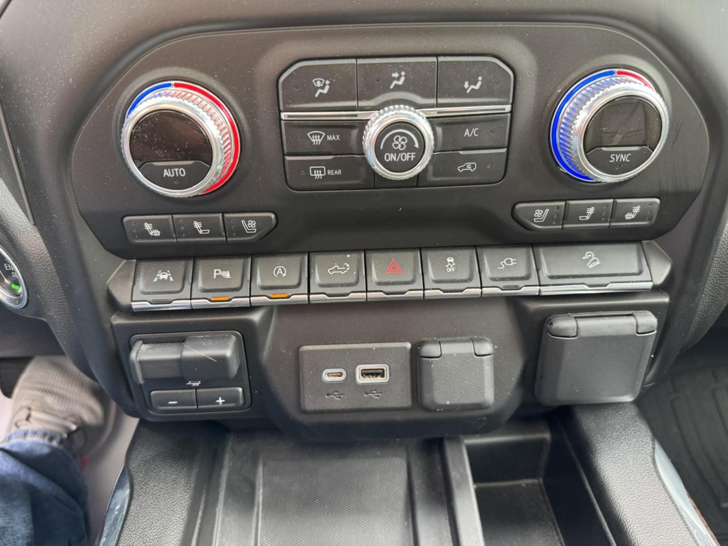 2021 Grey /Black GMC Sierra 1500 Denali Crew Cab 4WD (1GTU9FED7MZ) with an 5.3L V8 OHV 16V engine, 6A transmission, located at 116 5th Avenue South, Lewistown, MT, 59457, 47.063877, -109.427879 - his 2021 GMC Sierra Denali blends premium comfort with serious capability. With 4WD and powerful performance, it’s built to handle tough jobs, weekend towing, or just the daily drive in style. Inside, you’ll find a refined Denali interior with leather seating, advanced tech, and plenty of room f - Photo#27