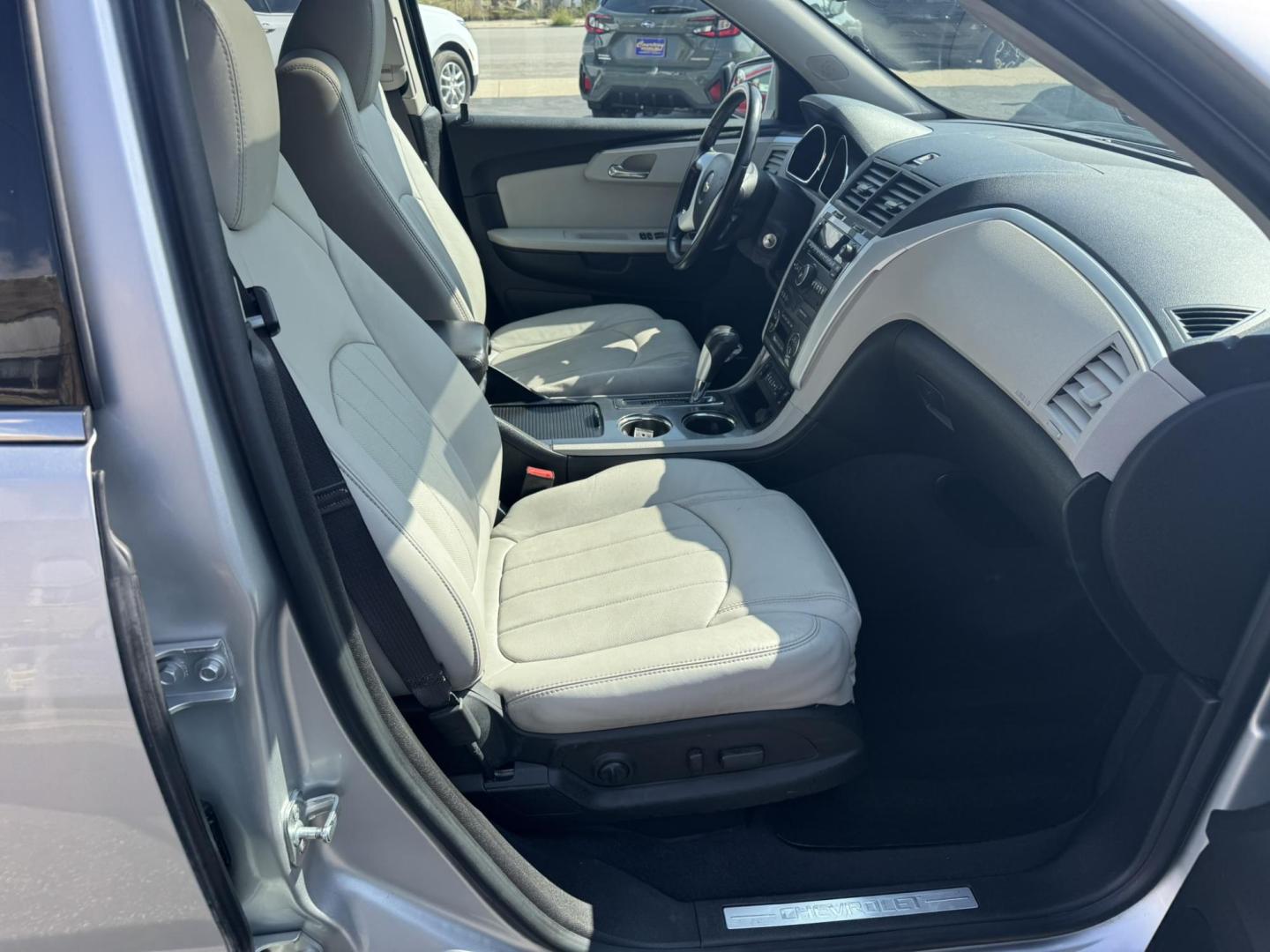2012 Silver /Cream Chevrolet Traverse LTZ AWD (1GNKVLED7CJ) with an 3.6L V6 DOHC 24V engine, 6-Speed Automatic transmission, located at 116 5th Avenue South, Lewistown, MT, 59457, 47.063877, -109.427879 - LOCAL TRADE, WELL MAINTAINED AWD! - Photo#7