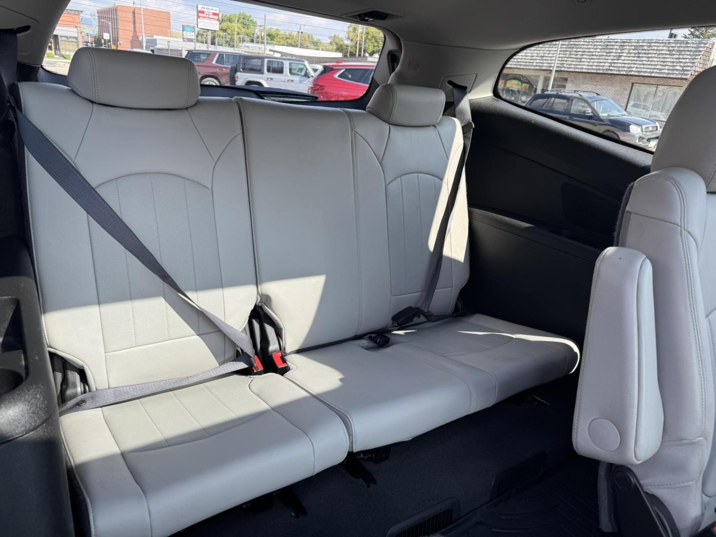 2012 Silver /Cream Chevrolet Traverse LTZ AWD (1GNKVLED7CJ) with an 3.6L V6 DOHC 24V engine, 6-Speed Automatic transmission, located at 116 5th Avenue South, Lewistown, MT, 59457, 47.063877, -109.427879 - LOCAL TRADE, WELL MAINTAINED AWD! - Photo#10