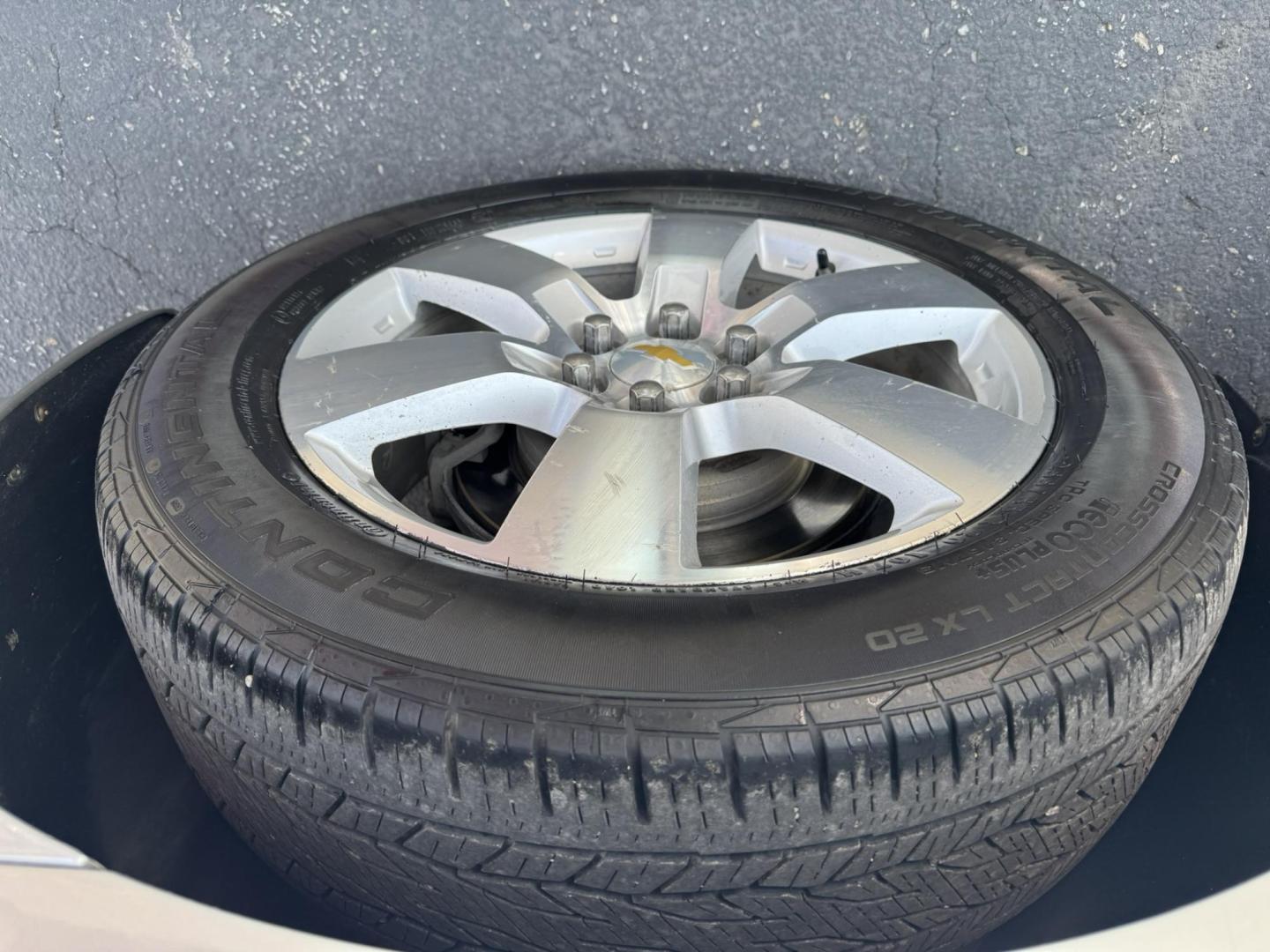 2012 Silver /Cream Chevrolet Traverse LTZ AWD (1GNKVLED7CJ) with an 3.6L V6 DOHC 24V engine, 6-Speed Automatic transmission, located at 116 5th Avenue South, Lewistown, MT, 59457, 47.063877, -109.427879 - LOCAL TRADE, WELL MAINTAINED AWD! - Photo#22