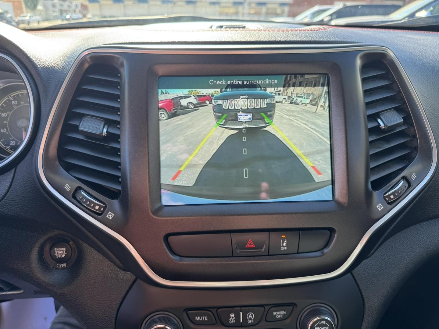 2022 WHITE /Grey Jeep Cherokee Trailhawk 4WD (1C4PJMBXXND) with an 3.2L V6 DOHC 24V engine, 9A transmission, located at 116 5th Avenue South, Lewistown, MT, 59457, 47.063877, -109.427879 - Adventure meets everyday comfort in this 2022 Jeep Cherokee Trailhawk, a rugged SUV that’s just as at home on city streets as it is on backcountry trails. This one-owner vehicle comes with a clean CarFax, giving you confidence in its history and care. The Trailhawk trim is built for capability, w - Photo#18