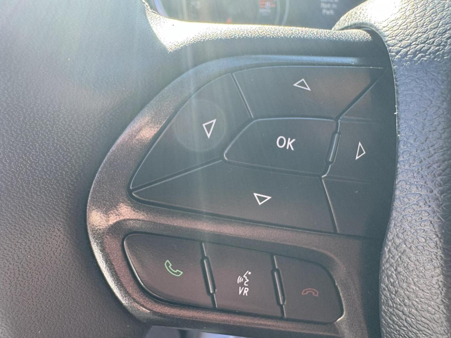 2022 WHITE /Grey Jeep Cherokee Trailhawk 4WD (1C4PJMBXXND) with an 3.2L V6 DOHC 24V engine, 9A transmission, located at 116 5th Avenue South, Lewistown, MT, 59457, 47.063877, -109.427879 - Adventure meets everyday comfort in this 2022 Jeep Cherokee Trailhawk, a rugged SUV that’s just as at home on city streets as it is on backcountry trails. This one-owner vehicle comes with a clean CarFax, giving you confidence in its history and care. The Trailhawk trim is built for capability, w - Photo#23