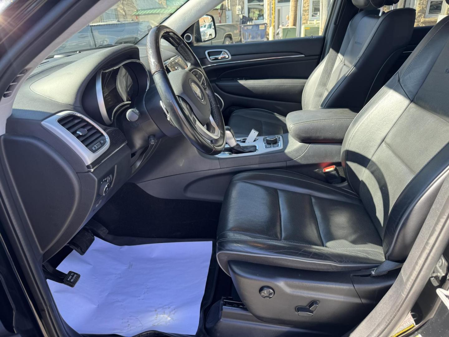 2021 Black /Black Jeep Grand Cherokee Summit 4WD (1C4RJFJG6MC) with an 3.6L V6 DOHC 24V engine, 8A transmission, located at 116 5th Avenue South, Lewistown, MT, 59457, 47.063877, -109.427879 - Elevate your driving experience with this 2021 Jeep Grand Cherokee Summit, the pinnacle of Jeep luxury and capability. From its bold exterior styling to its refined interior, the Summit trim delivers first-class comfort without sacrificing the rugged performance Jeep is known for. Step inside and y - Photo#12