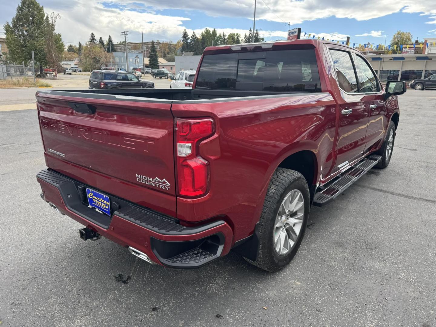 2021 Maroon /Black/Brown Chevrolet Silverado 1500 High Country Crew Cab Short Box 4WD (1GCUYHEL4MZ) with an 6.2L V8 OHV 16V engine, 6A transmission, located at 116 5th Avenue South, Lewistown, MT, 59457, 47.063877, -109.427879 - 2021 Chevrolet Silverado 1500 High Country 4WD – 6.2L Power, Clean and Loaded! Top of the line and built to impress, this 2021 Silverado High Country pairs luxury with serious muscle. Under the hood is the powerful 6.2L V8 — the most sought-after engine in the lineup — delivering strong towin - Photo#2