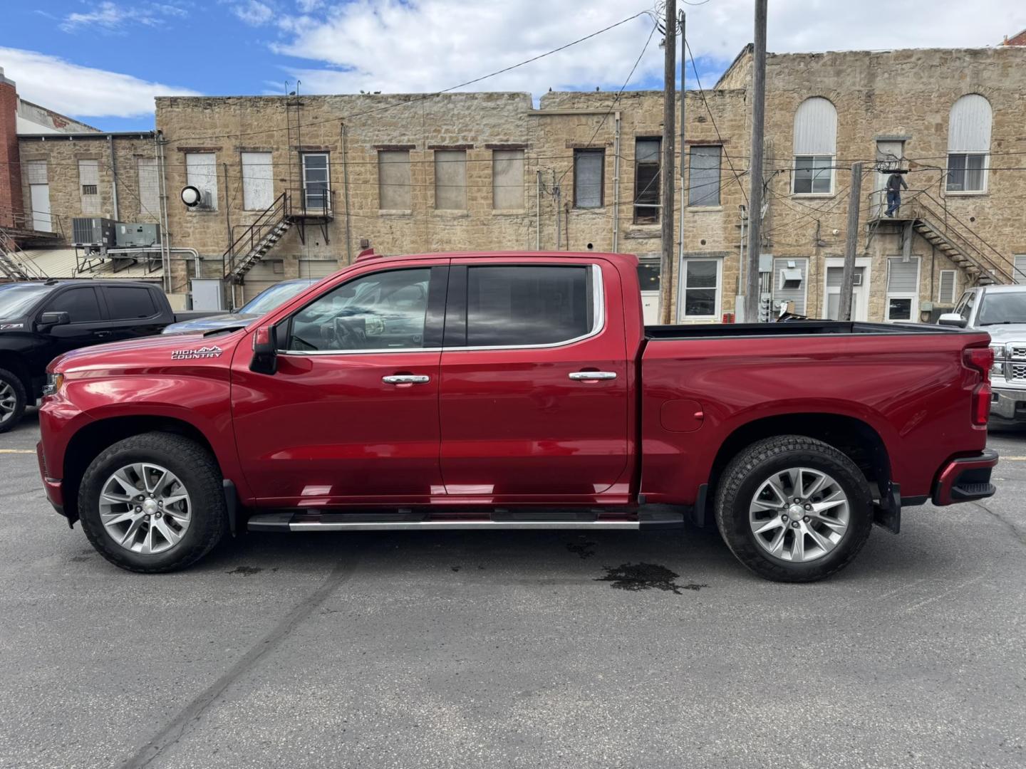 2021 Maroon /Black/Brown Chevrolet Silverado 1500 High Country Crew Cab Short Box 4WD (1GCUYHEL4MZ) with an 6.2L V8 OHV 16V engine, 6A transmission, located at 116 5th Avenue South, Lewistown, MT, 59457, 47.063877, -109.427879 - 2021 Chevrolet Silverado 1500 High Country 4WD – 6.2L Power, Clean and Loaded! Top of the line and built to impress, this 2021 Silverado High Country pairs luxury with serious muscle. Under the hood is the powerful 6.2L V8 — the most sought-after engine in the lineup — delivering strong towin - Photo#5