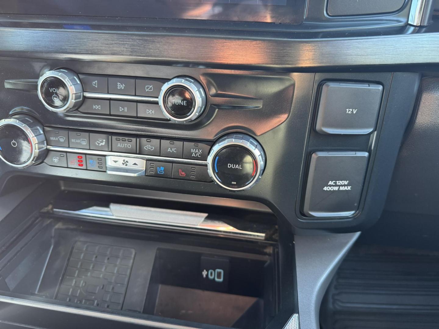 2023 Grey /Black Ford F-350 SD Lariat Crew Cab Long Bed 4WD (1FT8W3BN0PE) with an 7.3L V8 OHV 16V engine, 6A transmission, located at 116 5th Avenue South, Lewistown, MT, 59457, 47.063877, -109.427879 - Photo#25