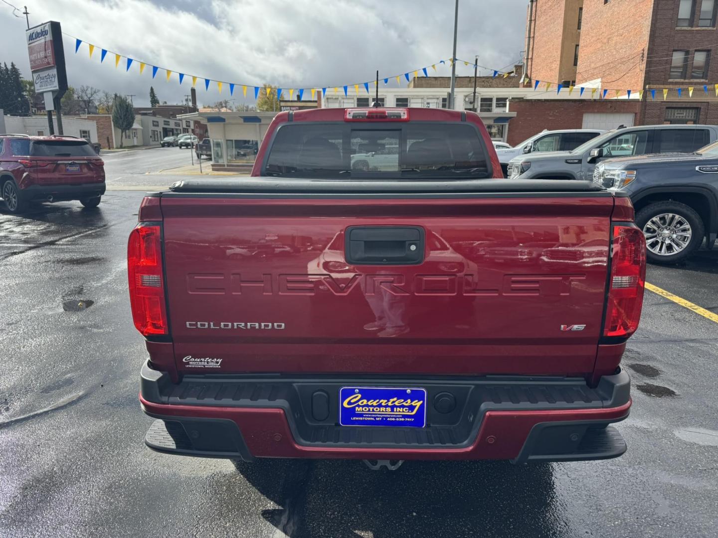 2021 Maroon /Black Chevrolet Colorado Z71 Crew Cab Long Box 4WD (1GCGTDEN8M1) with an 3.6L V6 DOHC 24V GAS engine, 6A transmission, located at 116 5th Avenue South, Lewistown, MT, 59457, 47.063877, -109.427879 - Photo#3