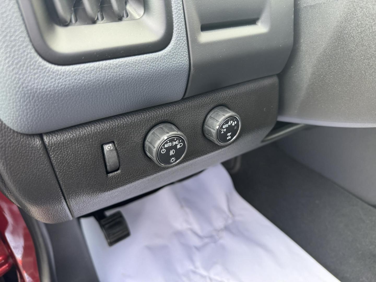 2021 Maroon /Black Chevrolet Colorado Z71 Crew Cab Long Box 4WD (1GCGTDEN8M1) with an 3.6L V6 DOHC 24V GAS engine, 6A transmission, located at 116 5th Avenue South, Lewistown, MT, 59457, 47.063877, -109.427879 - Photo#12
