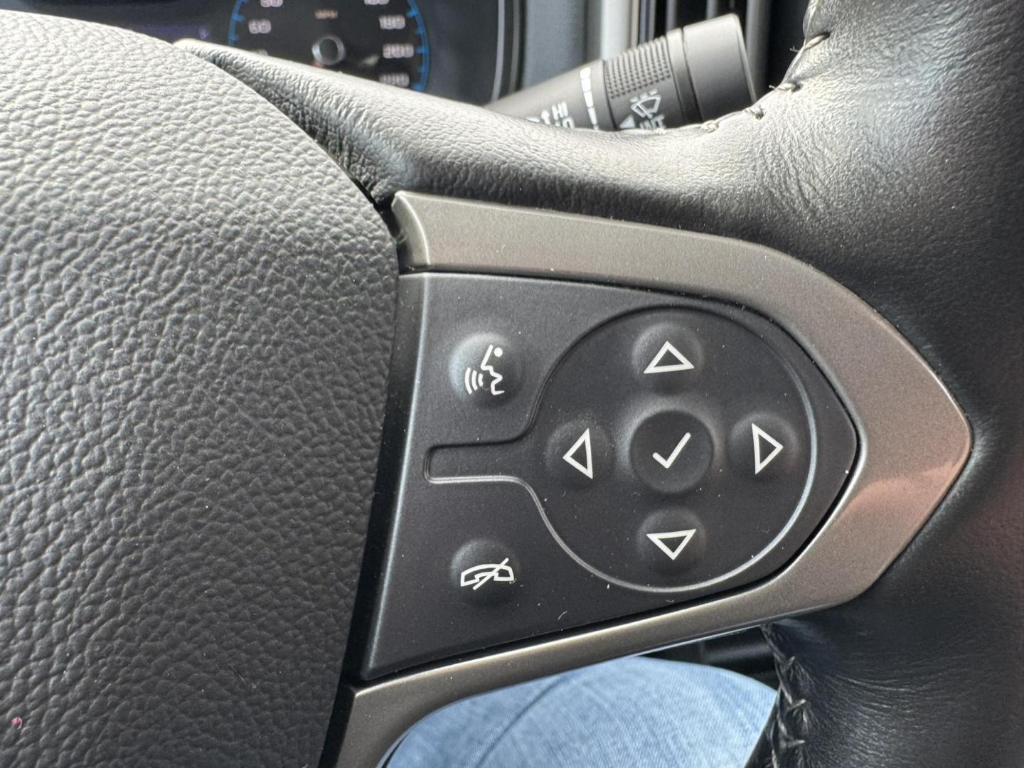 2021 Maroon /Black Chevrolet Colorado Z71 Crew Cab Long Box 4WD (1GCGTDEN8M1) with an 3.6L V6 DOHC 24V GAS engine, 6A transmission, located at 116 5th Avenue South, Lewistown, MT, 59457, 47.063877, -109.427879 - Photo#15