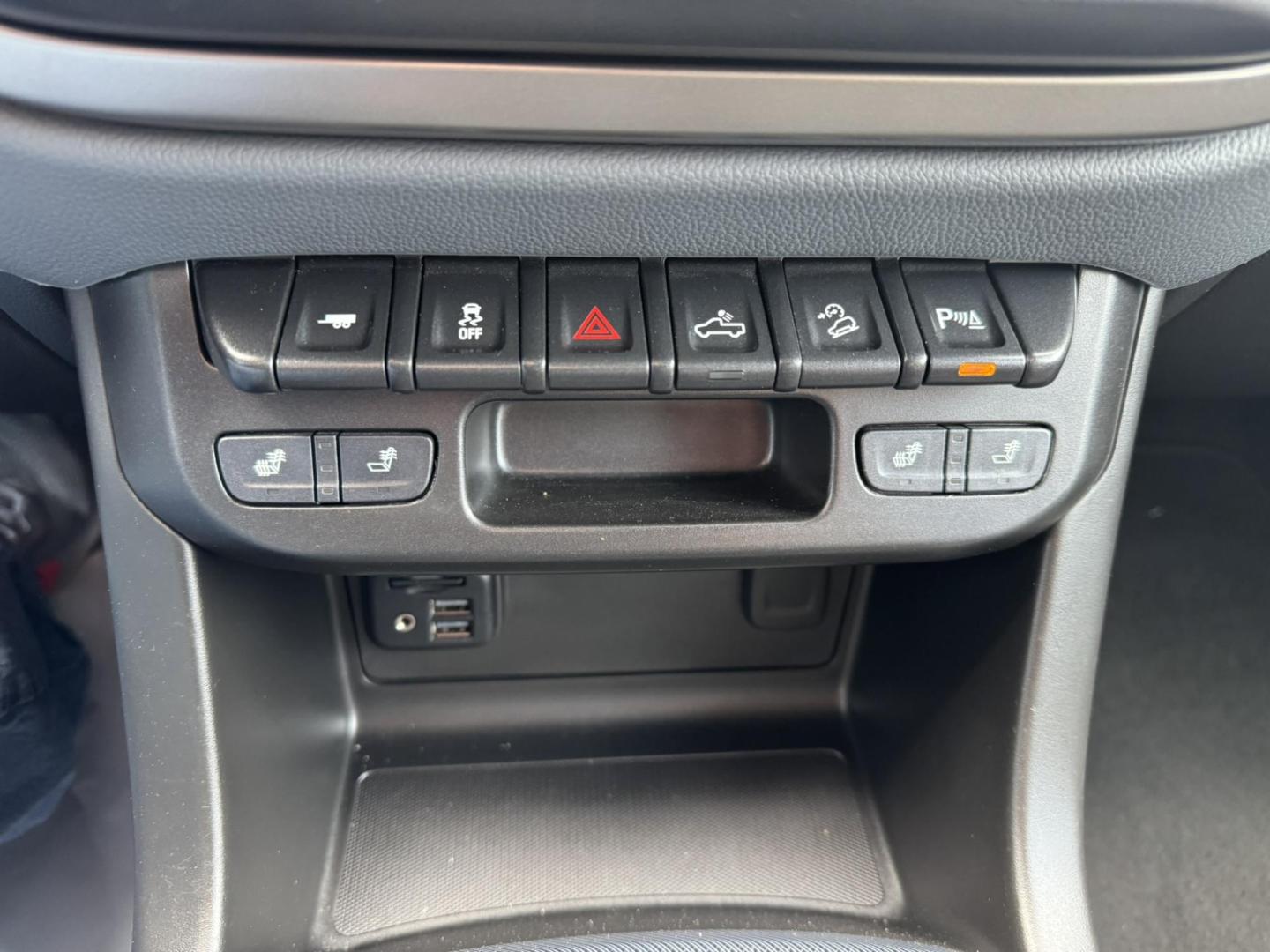 2021 Maroon /Black Chevrolet Colorado Z71 Crew Cab Long Box 4WD (1GCGTDEN8M1) with an 3.6L V6 DOHC 24V GAS engine, 6A transmission, located at 116 5th Avenue South, Lewistown, MT, 59457, 47.063877, -109.427879 - Photo#19
