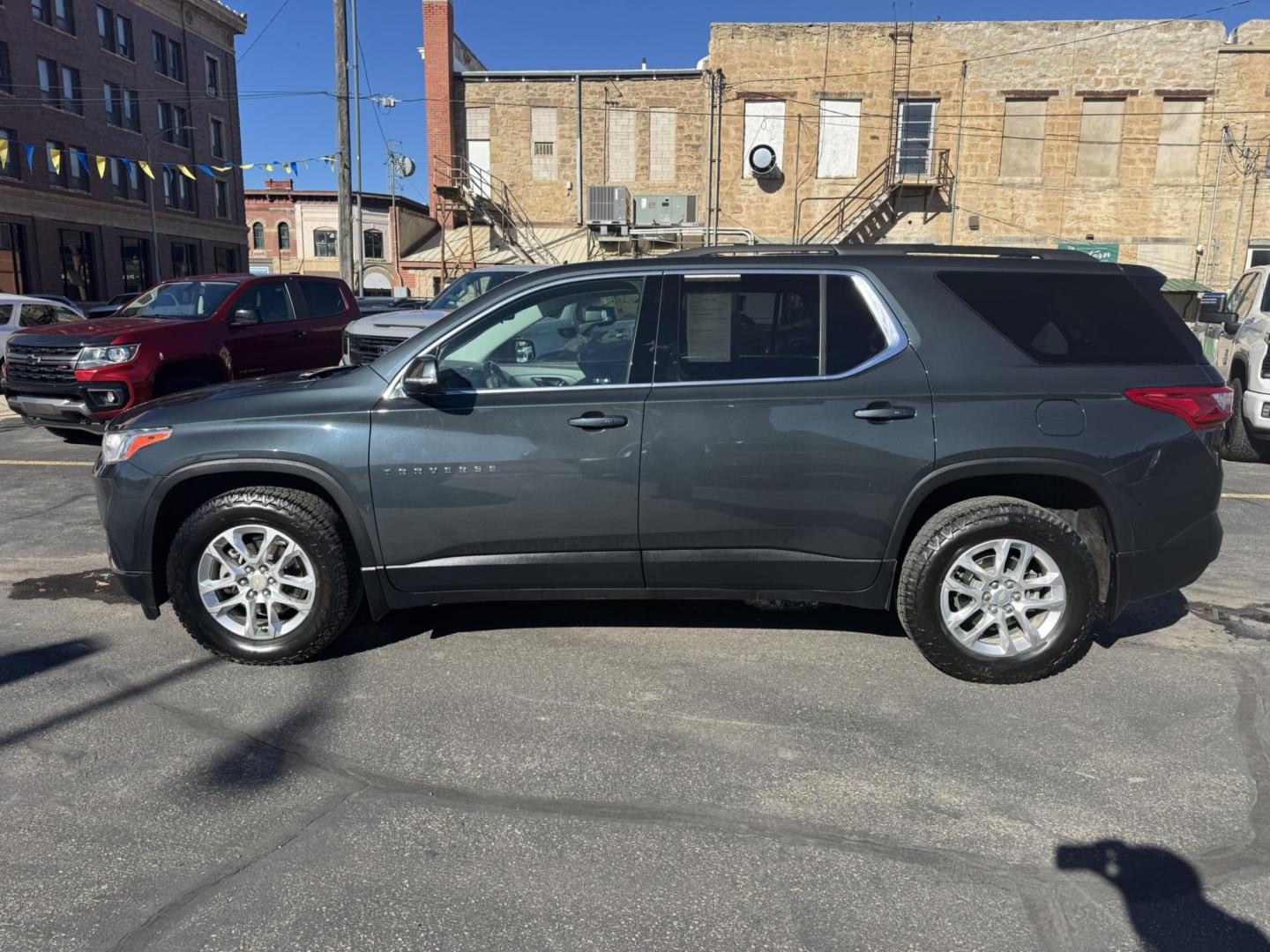 2019 Grey /Grey Chevrolet Traverse LT Cloth AWD (1GNEVGKW2KJ) with an 3.6L V6 DOHC 24V engine, 9A transmission, located at 116 5th Avenue South, Lewistown, MT, 59457, 47.063877, -109.427879 - Photo#5