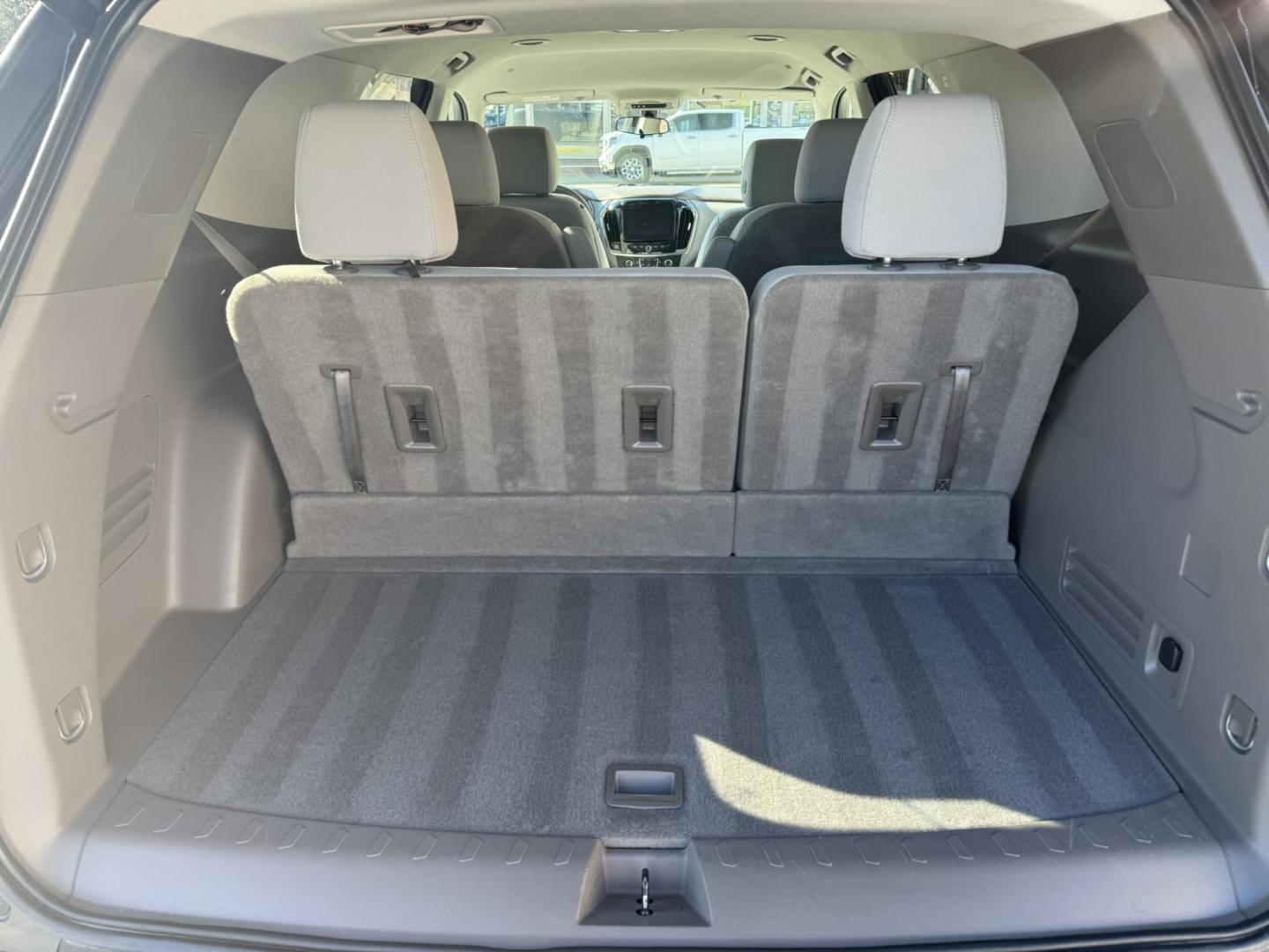 2019 Grey /Grey Chevrolet Traverse LT Cloth AWD (1GNEVGKW2KJ) with an 3.6L V6 DOHC 24V engine, 9A transmission, located at 116 5th Avenue South, Lewistown, MT, 59457, 47.063877, -109.427879 - Photo#10