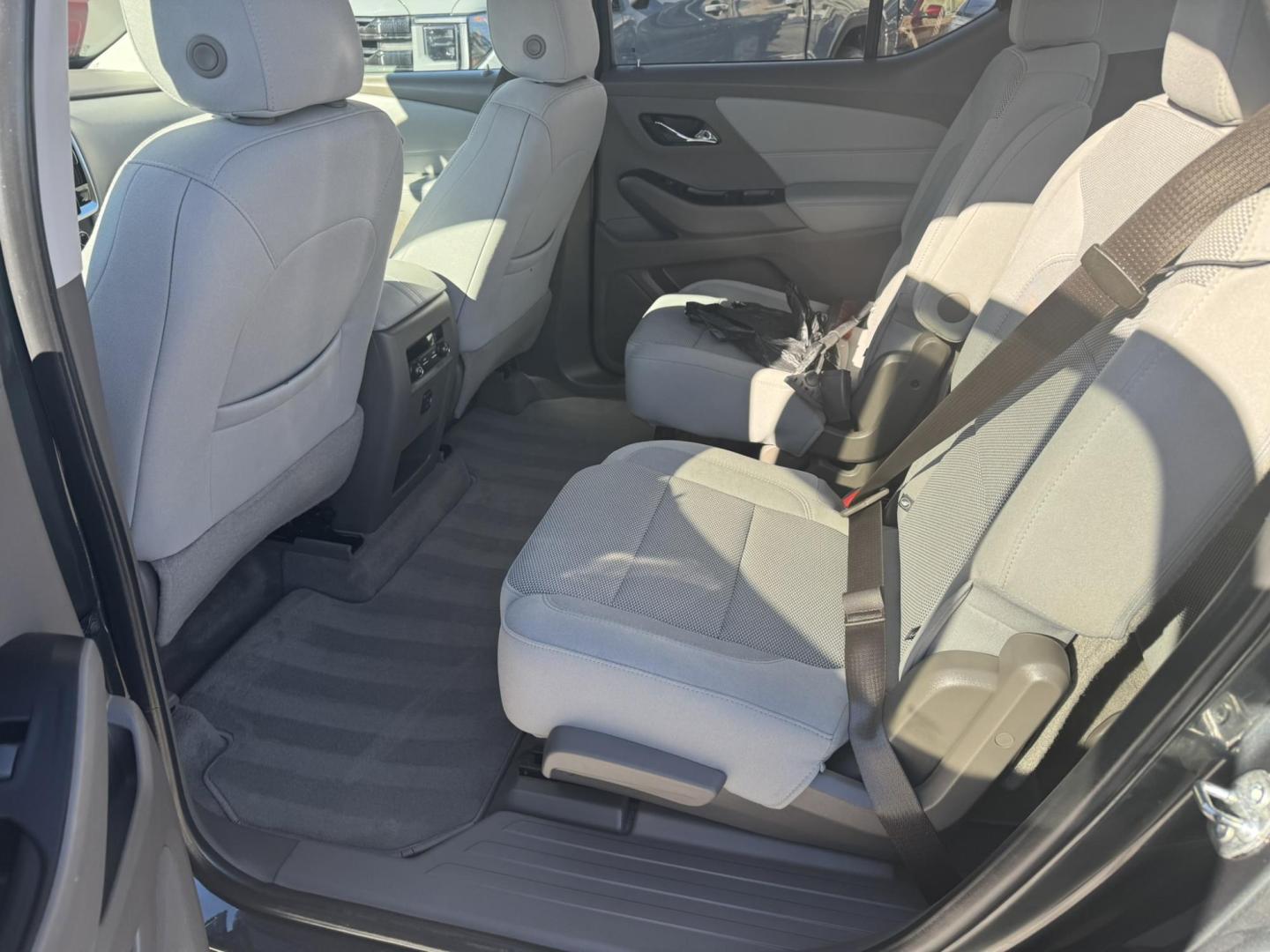 2019 Grey /Grey Chevrolet Traverse LT Cloth AWD (1GNEVGKW2KJ) with an 3.6L V6 DOHC 24V engine, 9A transmission, located at 116 5th Avenue South, Lewistown, MT, 59457, 47.063877, -109.427879 - Photo#11