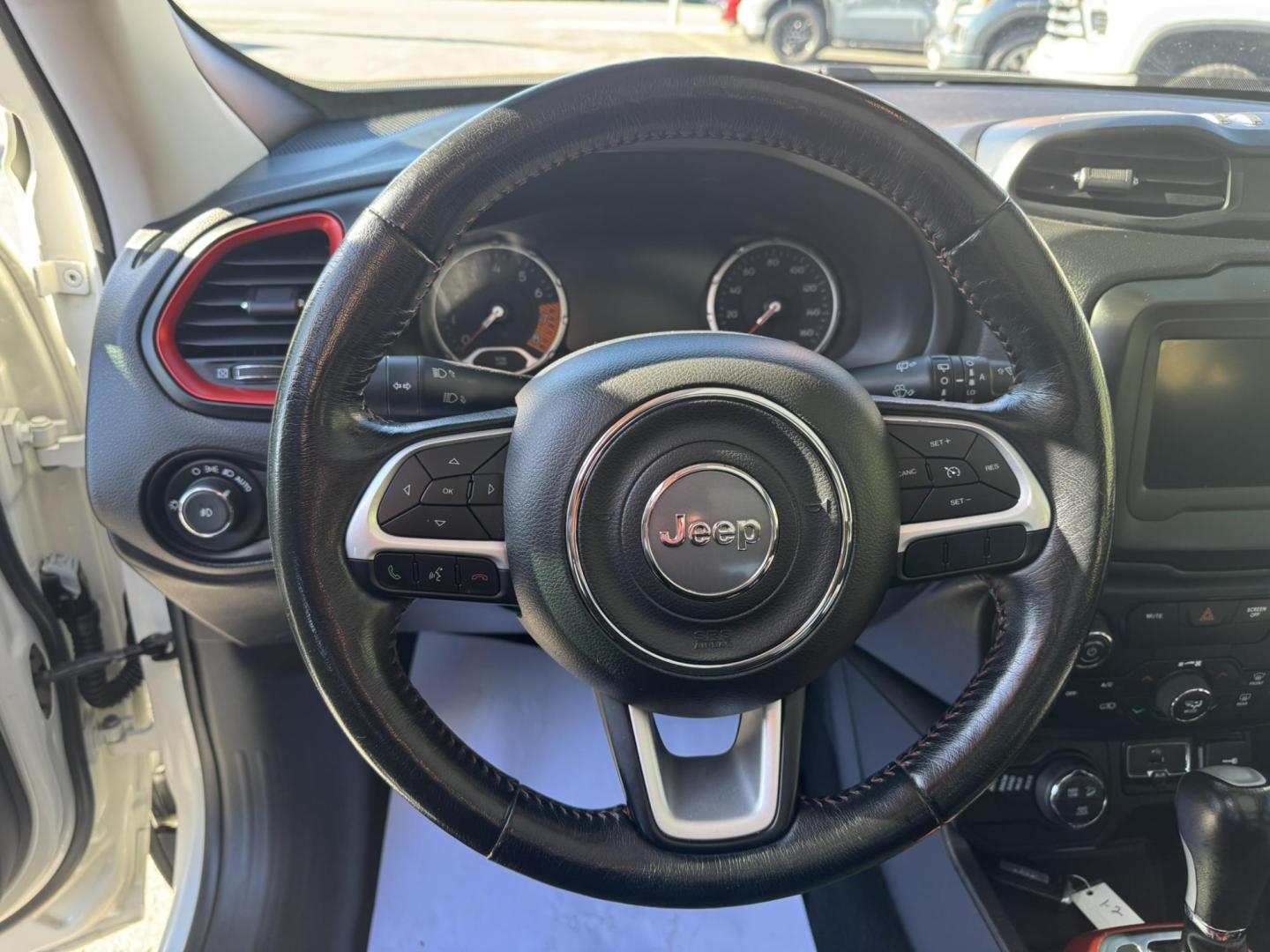 2019 WHITE /Black Jeep Renegade Trailhawk 4WD (ZACNJBC11KP) with an 2.4L L4 DOHC 16V TURBO engine, 9A transmission, located at 116 5th Avenue South, Lewistown, MT, 59457, 47.063877, -109.427879 - Photo#13