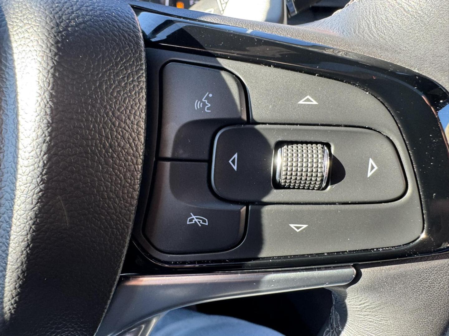 2023 Green /Grey Buick Enclave Premium AWD (5GAEVBKWXPJ) with an 3.6L V6 DOHC 24V engine, 9A transmission, located at 116 5th Avenue South, Lewistown, MT, 59457, 47.063877, -109.427879 - **2023 Buick Enclave Premium AWD** — GM Lease Return, Clean One-Owner Car ax. This Enclave delivers that quiet, upscale ride Buick is known for, with room for the whole family and all the comfort features you expect in the Premium trim. Leather seating, heated and cooled front seats, heated second - Photo#8