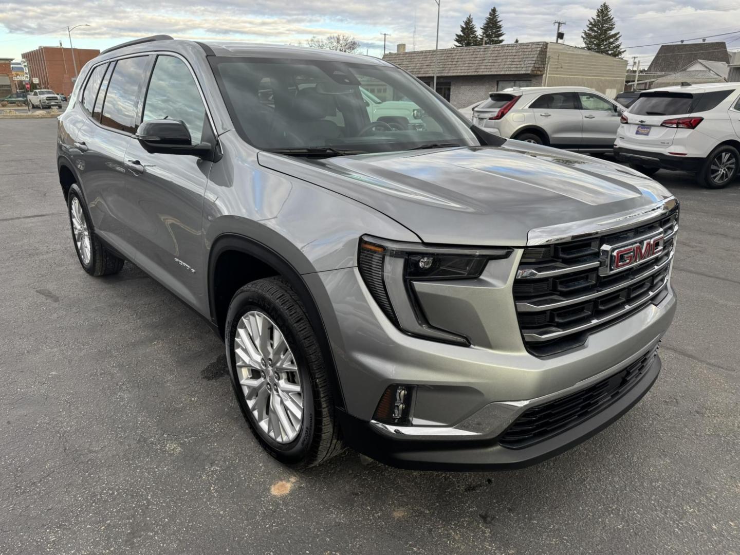 2024 Silver /Black GMC Acadia Elevation AWD (1GKENNKS0RJ) with an 2.5L L4 DOHC 16V engine, 9A transmission, located at 116 5th Avenue South, Lewistown, MT, 59457, 47.063877, -109.427879 - Just arrived — a 2024 GMC Acadia Elevation AWD, and it’s the right build. This one comes with the Elevation appearance package, a full leather interior, and the updated body style that looks sharp from every angle. You get confident AWD for winter, a smooth turbo powertrain, three-row seating, a - Photo#0