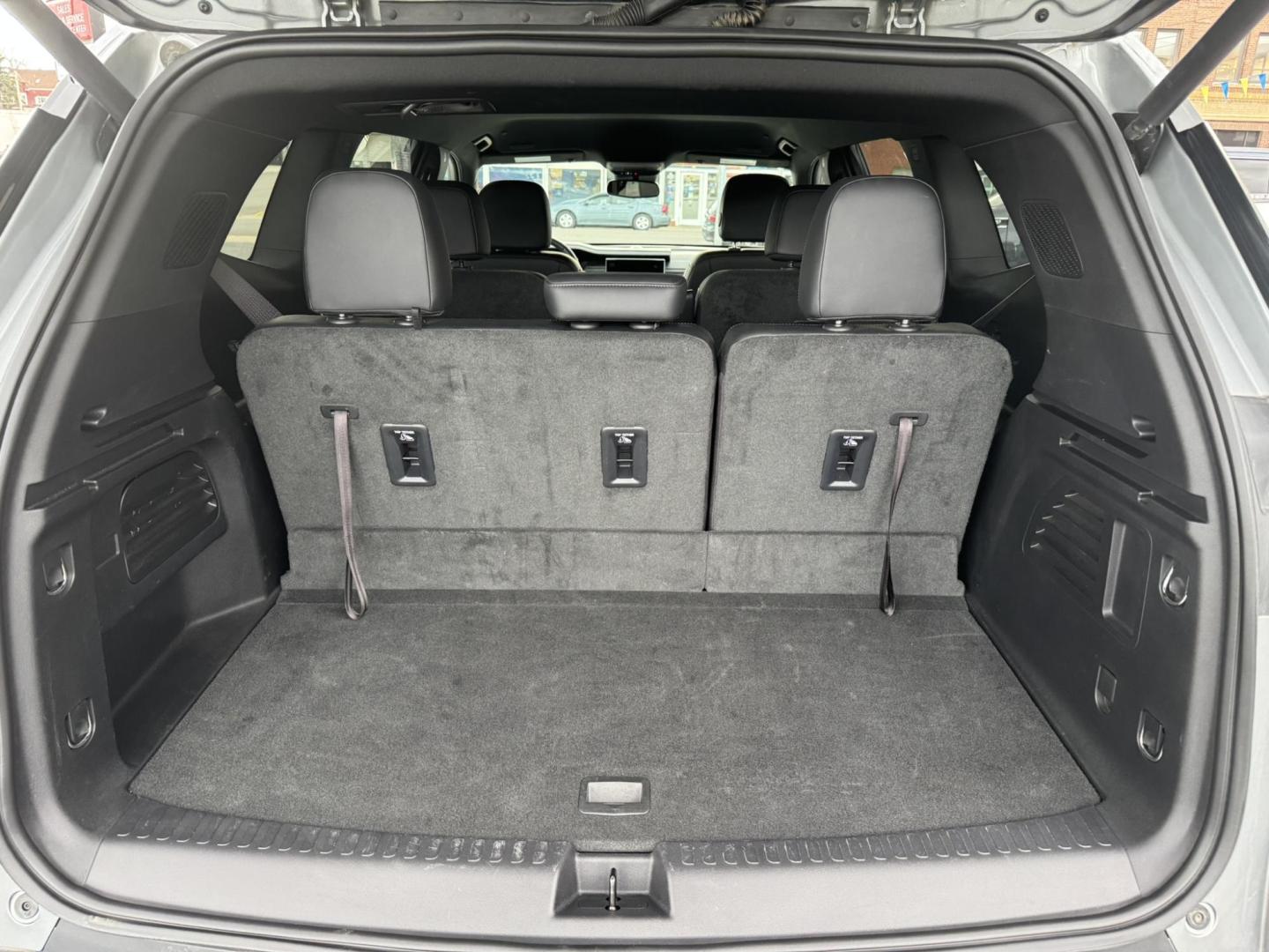 2024 Silver /Black GMC Acadia Elevation AWD (1GKENNKS0RJ) with an 2.5L L4 DOHC 16V engine, 9A transmission, located at 116 5th Avenue South, Lewistown, MT, 59457, 47.063877, -109.427879 - Just arrived — a 2024 GMC Acadia Elevation AWD, and it’s the right build. This one comes with the Elevation appearance package, a full leather interior, and the updated body style that looks sharp from every angle. You get confident AWD for winter, a smooth turbo powertrain, three-row seating, a - Photo#11