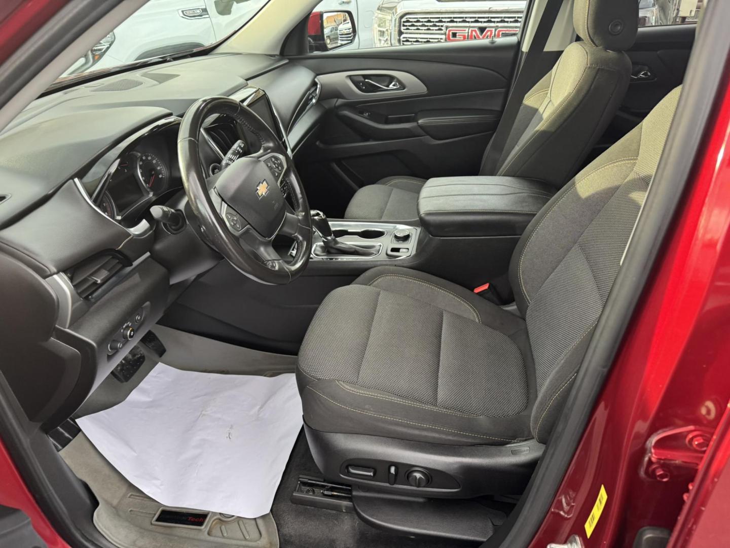 2018 Maroon /Grey Chevrolet Traverse LT Cloth AWD (1GNEVGKW4JJ) with an 3.6L V6 DOHC 24V engine, 9A transmission, located at 116 5th Avenue South, Lewistown, MT, 59457, 47.063877, -109.427879 - Nicely loaded local trade, economical AWD! - Photo#10