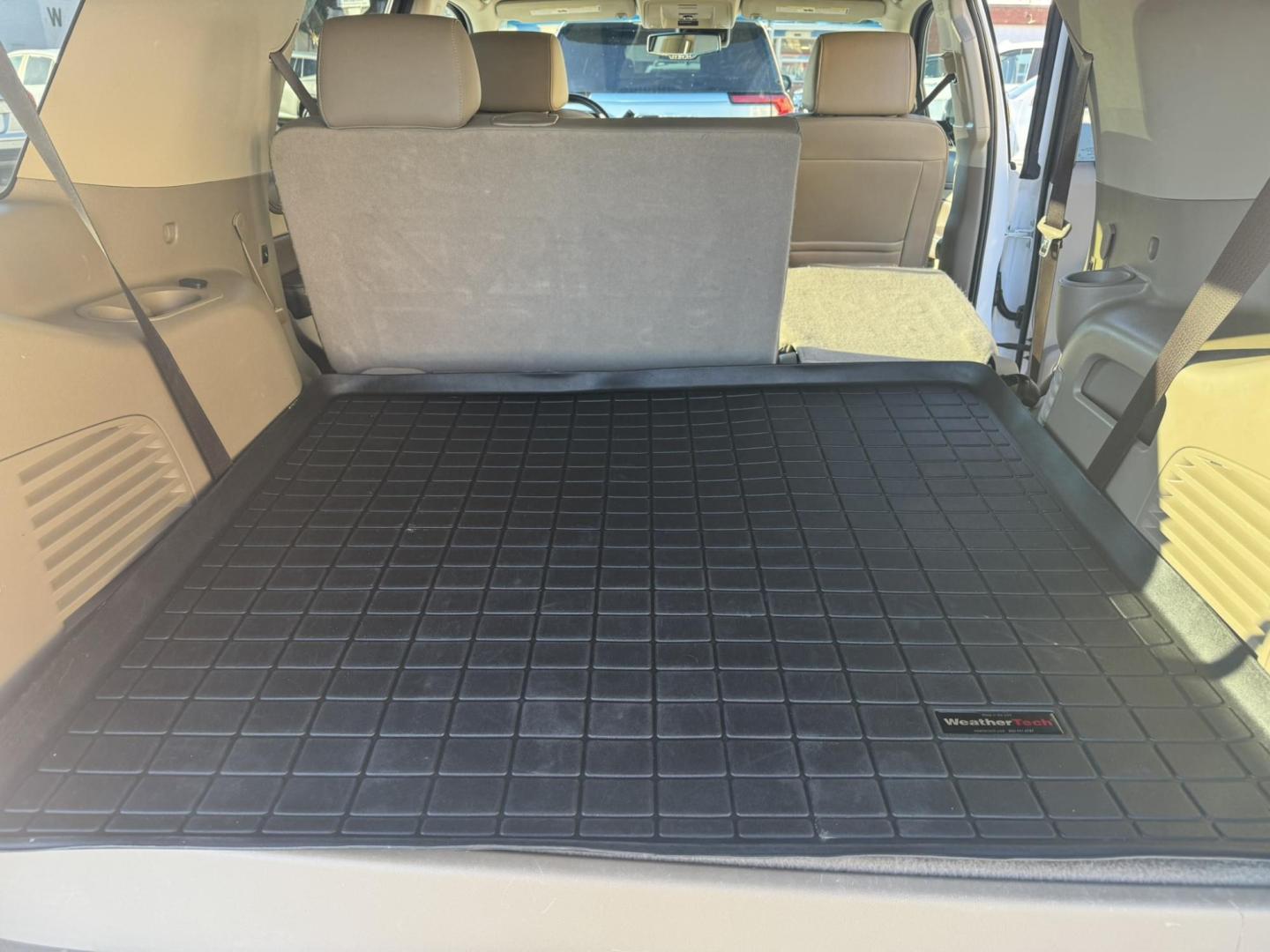 2020 WHITE /Tan Chevrolet Tahoe LT 4WD (1GNSKBKC1LR) with an 5.3L V8 OHV 16V engine, 6A transmission, located at 116 5th Avenue South, Lewistown, MT, 59457, 47.063877, -109.427879 - Clean, One Owner Carfax on this well maintained local trade! - Photo#9