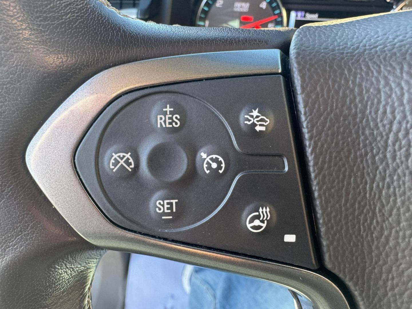 2020 WHITE /Tan Chevrolet Tahoe LT 4WD (1GNSKBKC1LR) with an 5.3L V8 OHV 16V engine, 6A transmission, located at 116 5th Avenue South, Lewistown, MT, 59457, 47.063877, -109.427879 - Clean, One Owner Carfax on this well maintained local trade! - Photo#19